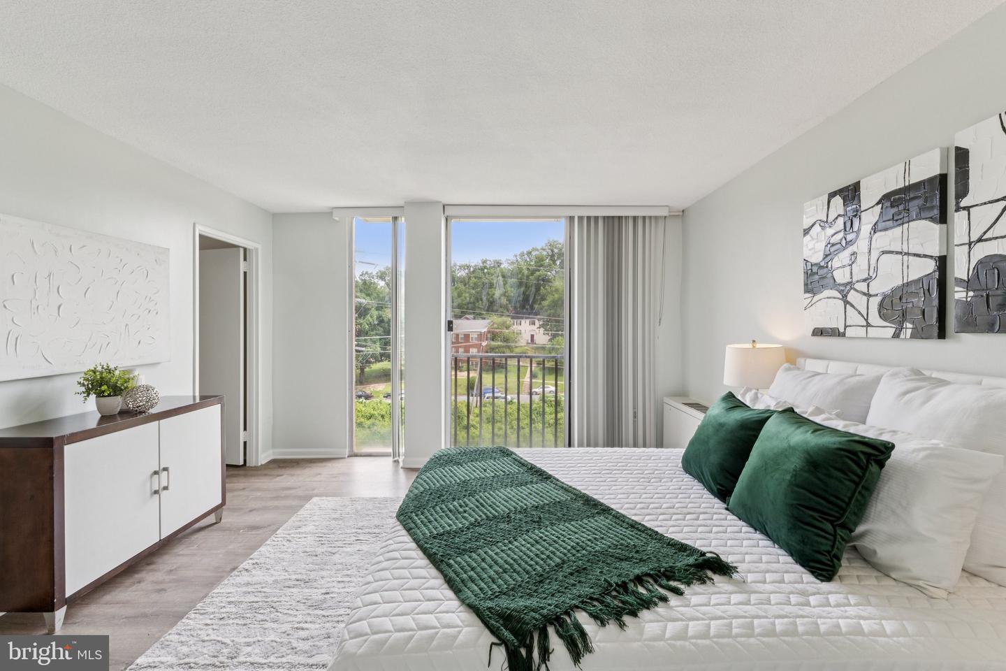 4600 S FOUR MILE RUN DR #526, ARLINGTON, Virginia 22204, 1 Bedroom Bedrooms, ,1 BathroomBathrooms,Residential,For sale,4600 S FOUR MILE RUN DR #526,VAAR2059208 MLS # VAAR2059208