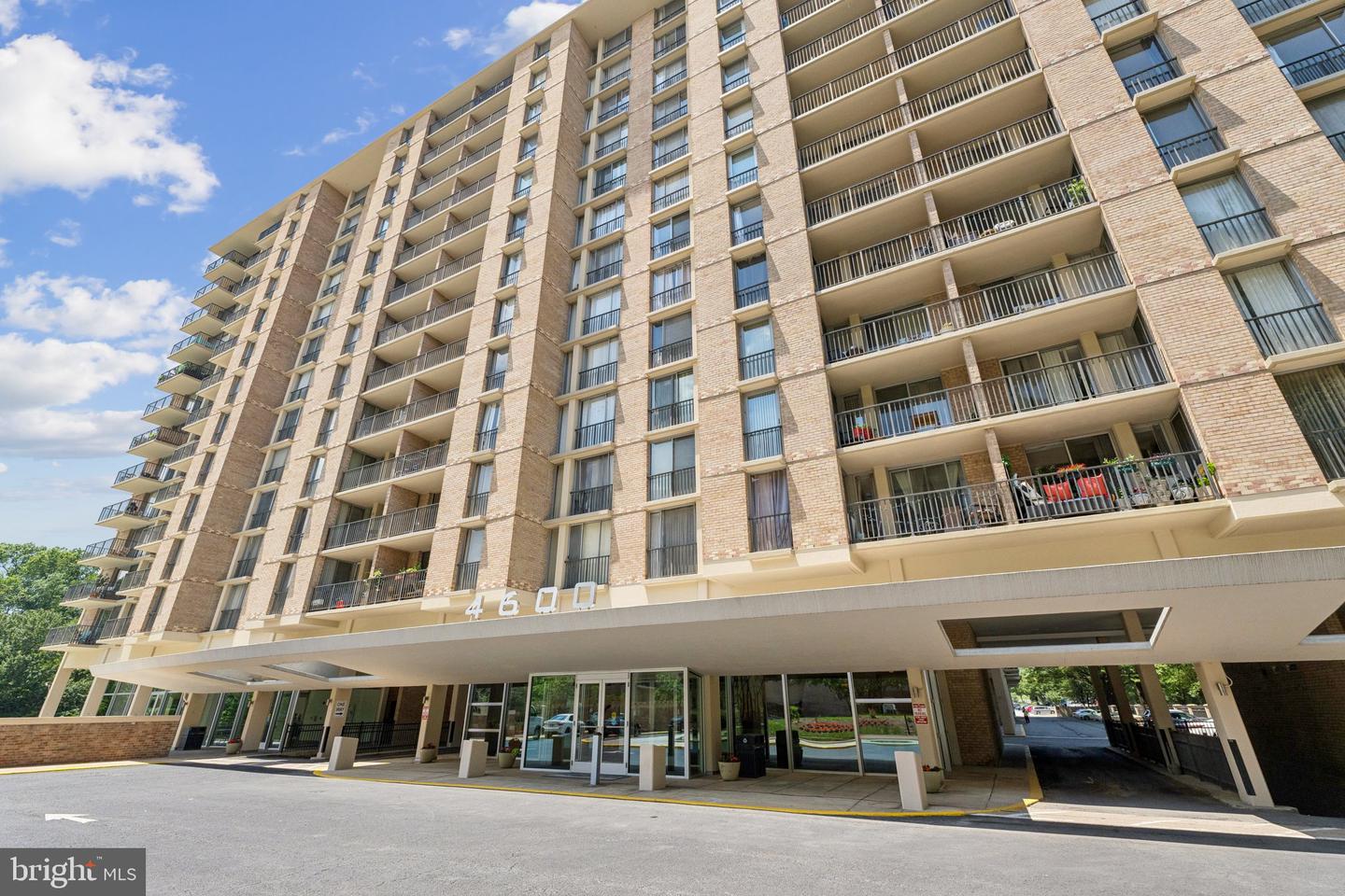 4600 S FOUR MILE RUN DR #526, ARLINGTON, Virginia 22204, 1 Bedroom Bedrooms, ,1 BathroomBathrooms,Residential,For sale,4600 S FOUR MILE RUN DR #526,VAAR2059208 MLS # VAAR2059208