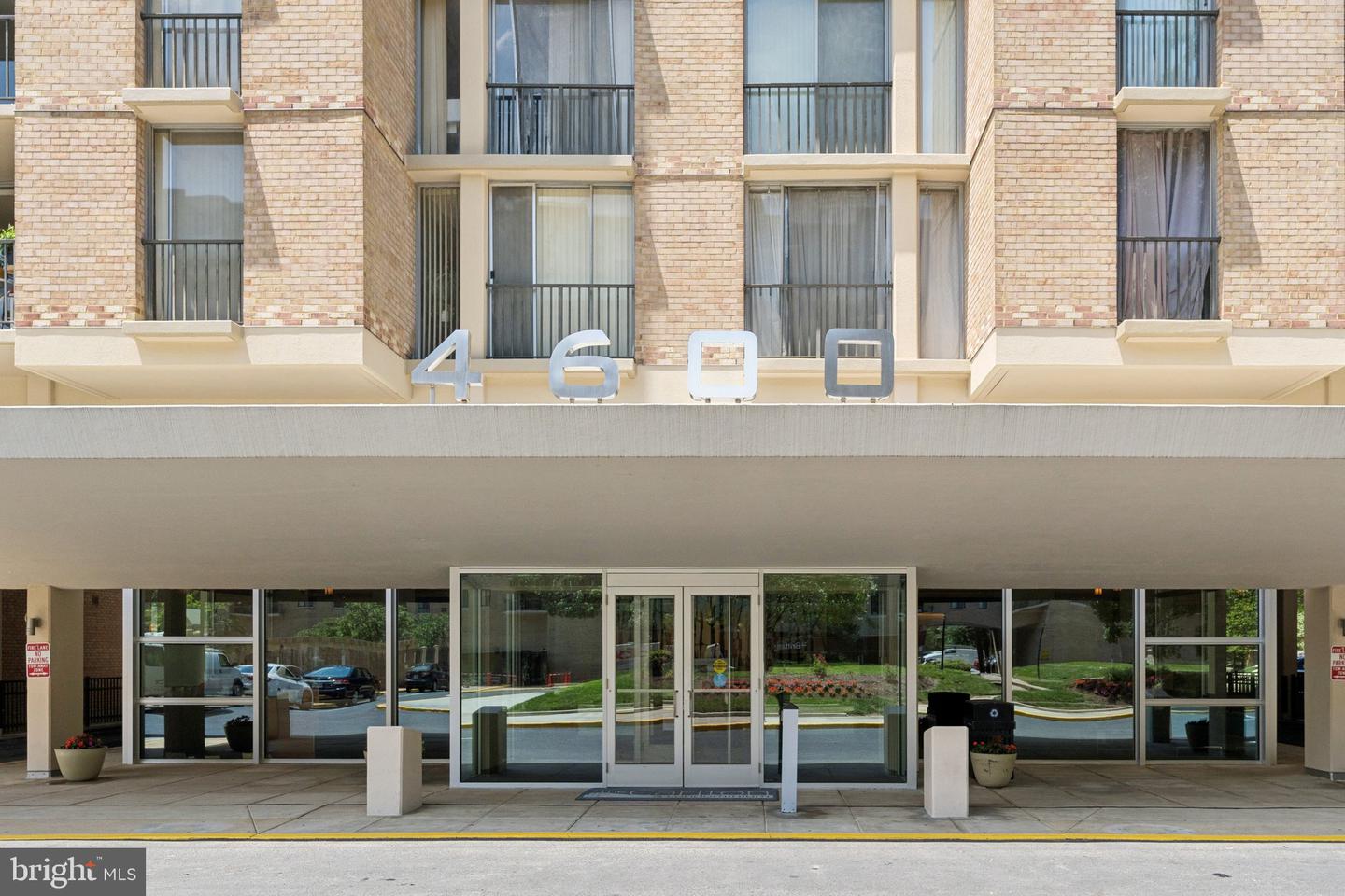 4600 S FOUR MILE RUN DR #526, ARLINGTON, Virginia 22204, 1 Bedroom Bedrooms, ,1 BathroomBathrooms,Residential,For sale,4600 S FOUR MILE RUN DR #526,VAAR2059208 MLS # VAAR2059208