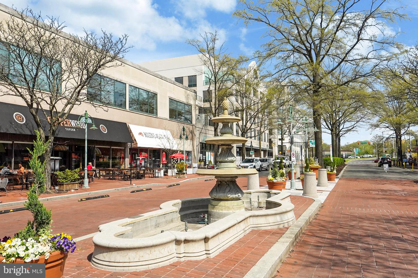 4600 S FOUR MILE RUN DR #526, ARLINGTON, Virginia 22204, 1 Bedroom Bedrooms, ,1 BathroomBathrooms,Residential,For sale,4600 S FOUR MILE RUN DR #526,VAAR2059208 MLS # VAAR2059208