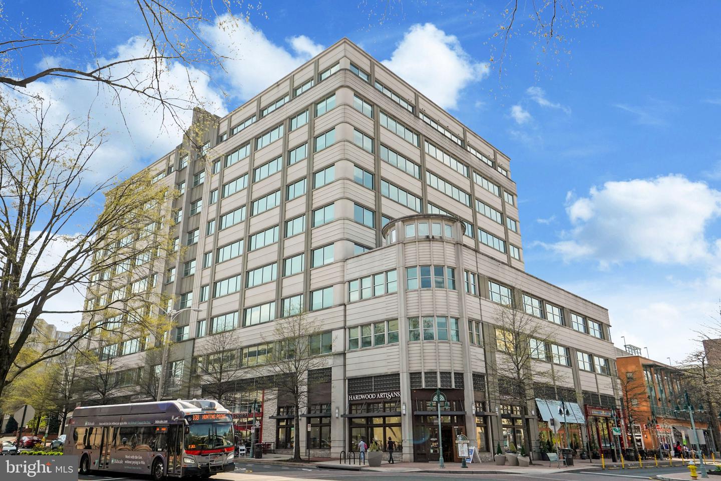 4600 S FOUR MILE RUN DR #526, ARLINGTON, Virginia 22204, 1 Bedroom Bedrooms, ,1 BathroomBathrooms,Residential,For sale,4600 S FOUR MILE RUN DR #526,VAAR2059208 MLS # VAAR2059208