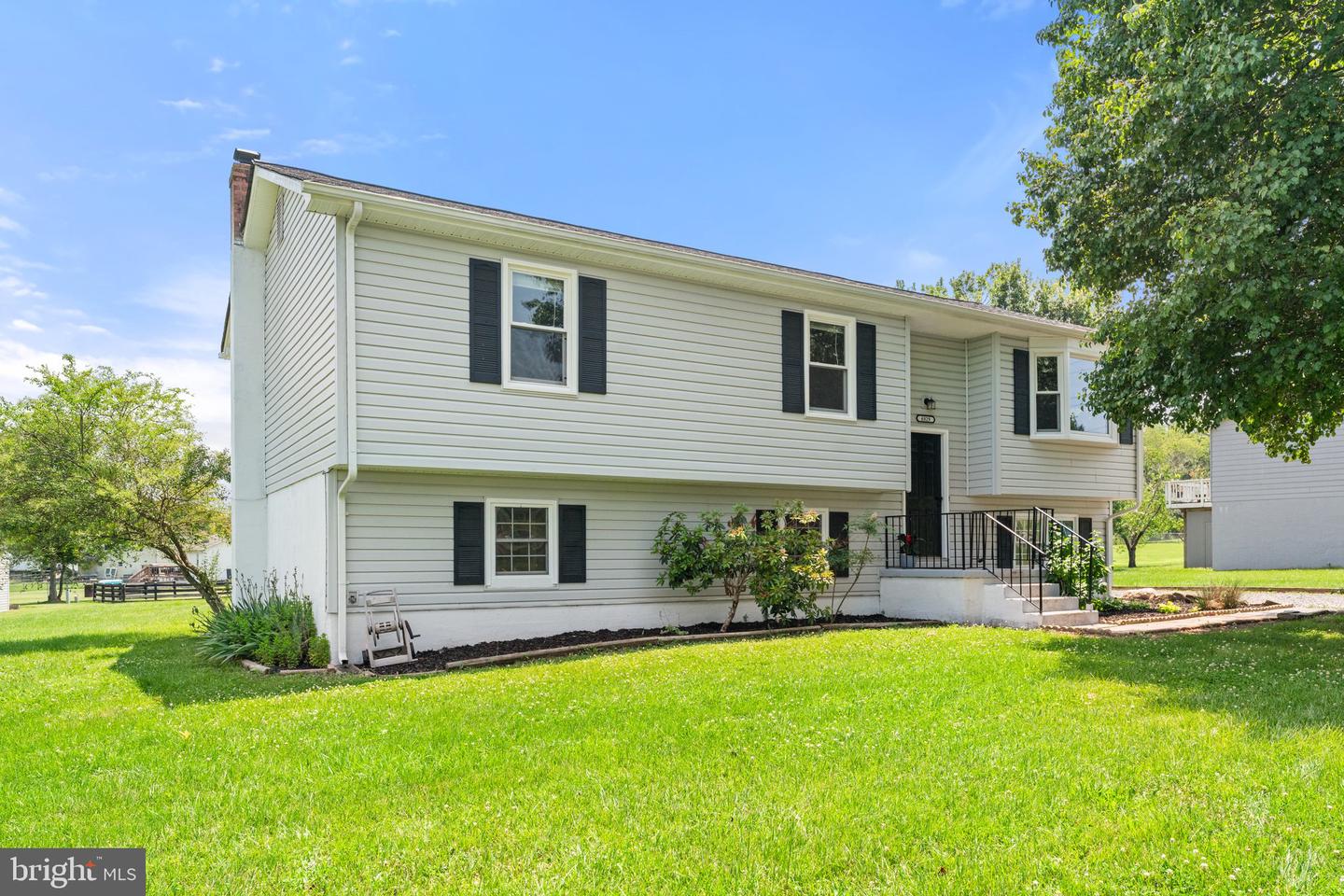 6829 CRESCENT RIDGE CT, BEALETON, Virginia 22712, 5 Bedrooms Bedrooms, ,3 BathroomsBathrooms,Residential,For sale,6829 CRESCENT RIDGE CT,VAFQ2017054 MLS # VAFQ2017054
