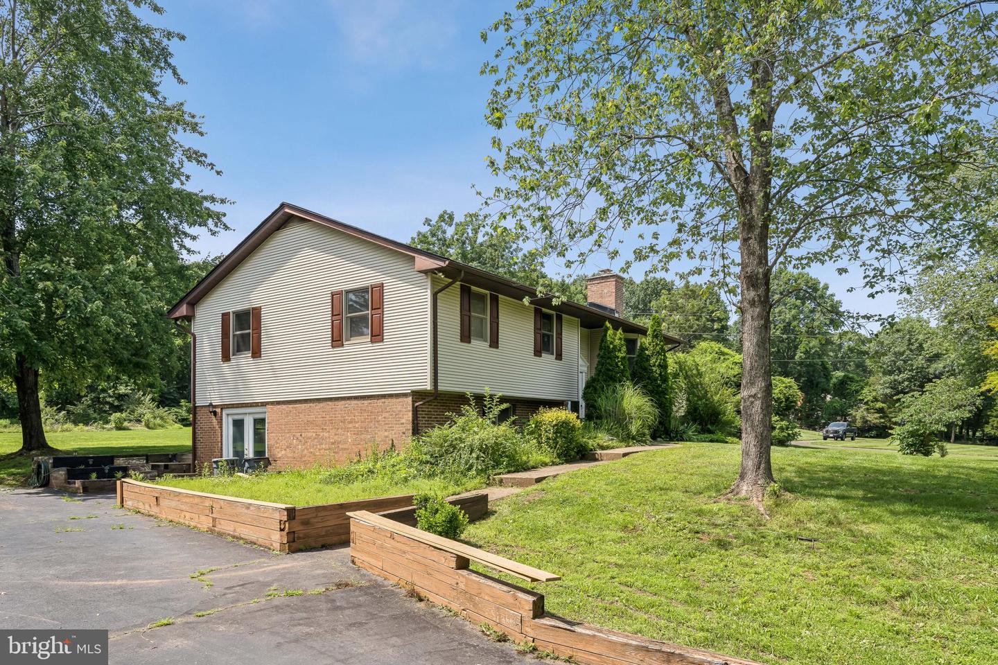 8030 KETTLE RUN CT, CATLETT, Virginia 20119, 4 Bedrooms Bedrooms, ,3 BathroomsBathrooms,Residential,For sale,8030 KETTLE RUN CT,VAFQ2017034 MLS # VAFQ2017034
