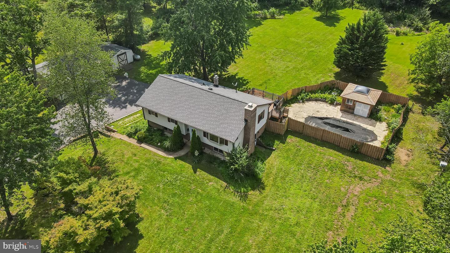 8030 KETTLE RUN CT, CATLETT, Virginia 20119, 4 Bedrooms Bedrooms, ,3 BathroomsBathrooms,Residential,For sale,8030 KETTLE RUN CT,VAFQ2017034 MLS # VAFQ2017034