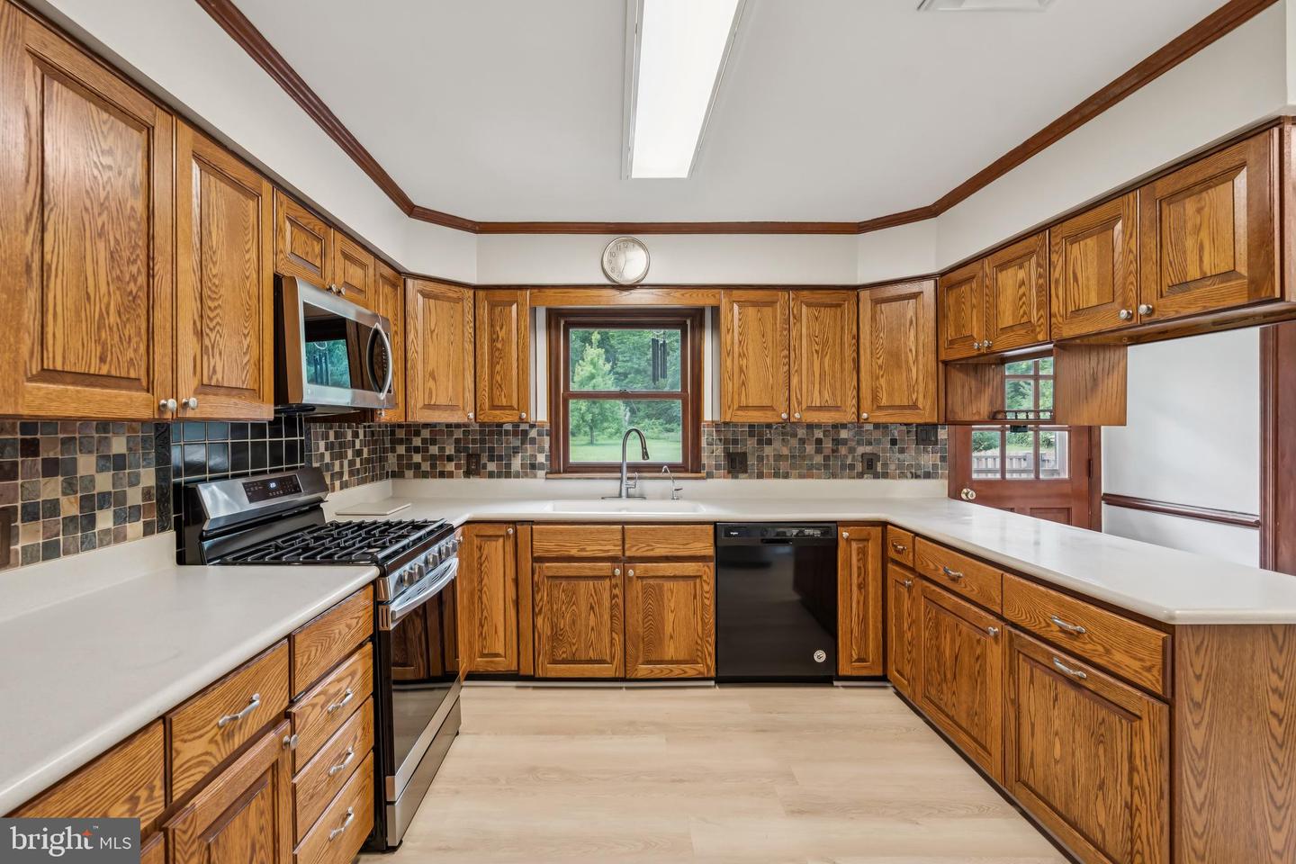 8030 KETTLE RUN CT, CATLETT, Virginia 20119, 4 Bedrooms Bedrooms, ,3 BathroomsBathrooms,Residential,For sale,8030 KETTLE RUN CT,VAFQ2017034 MLS # VAFQ2017034