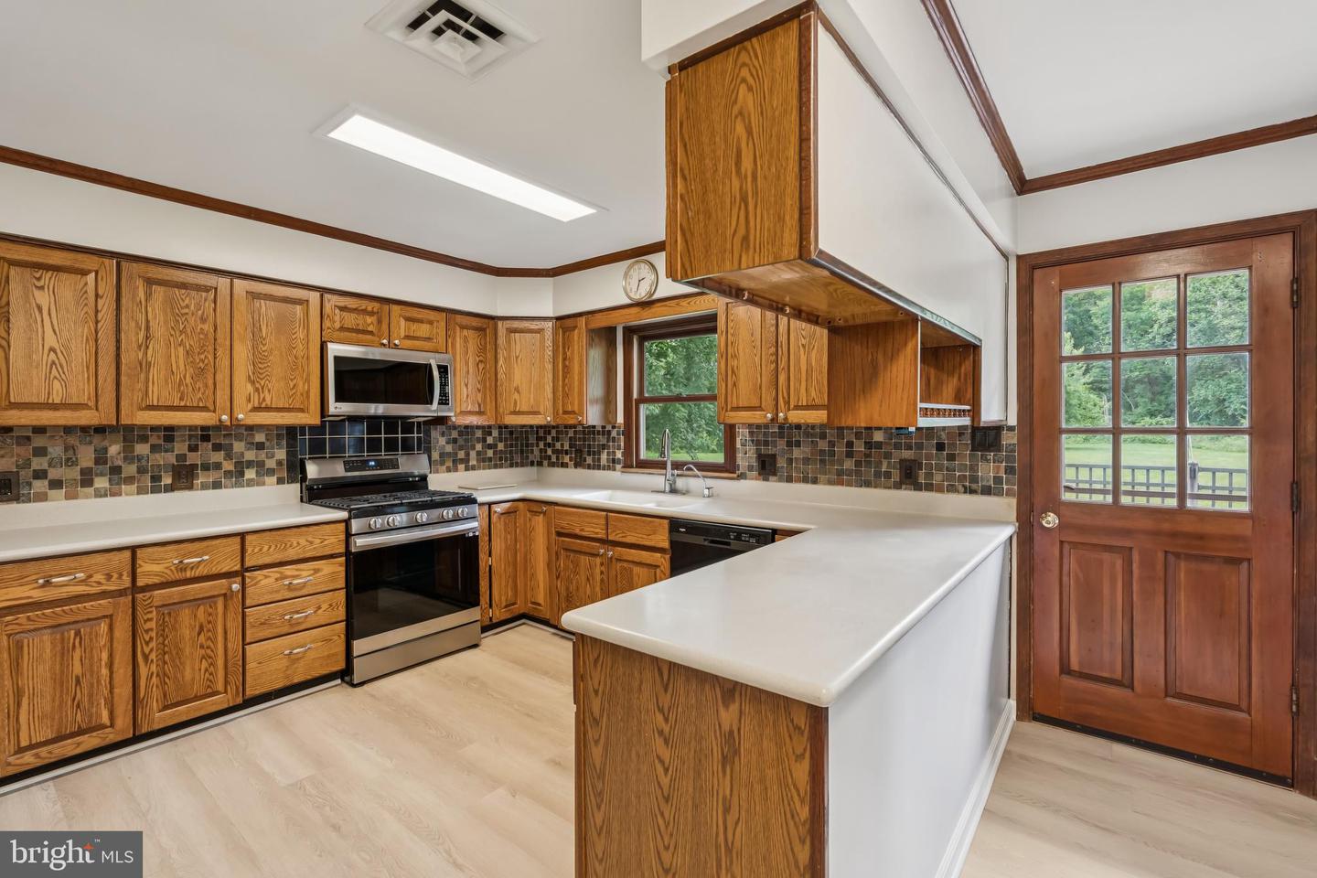 8030 KETTLE RUN CT, CATLETT, Virginia 20119, 4 Bedrooms Bedrooms, ,3 BathroomsBathrooms,Residential,For sale,8030 KETTLE RUN CT,VAFQ2017034 MLS # VAFQ2017034