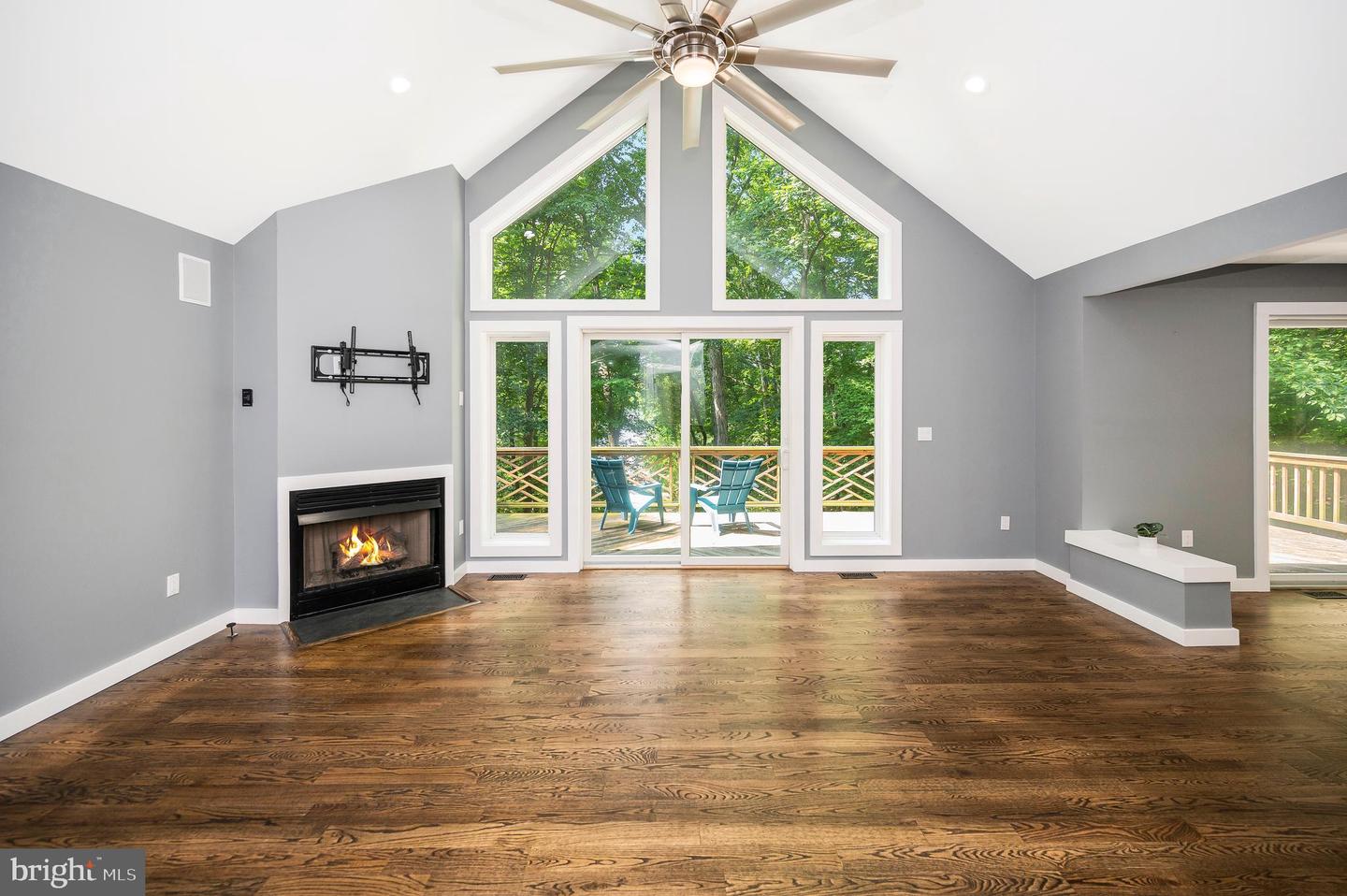 14906 LAUREL POINT LN, SPOTSYLVANIA, Virginia 22551, 4 Bedrooms Bedrooms, ,4 BathroomsBathrooms,Residential,For sale,14906 LAUREL POINT LN,VASP2033940 MLS # VASP2033940