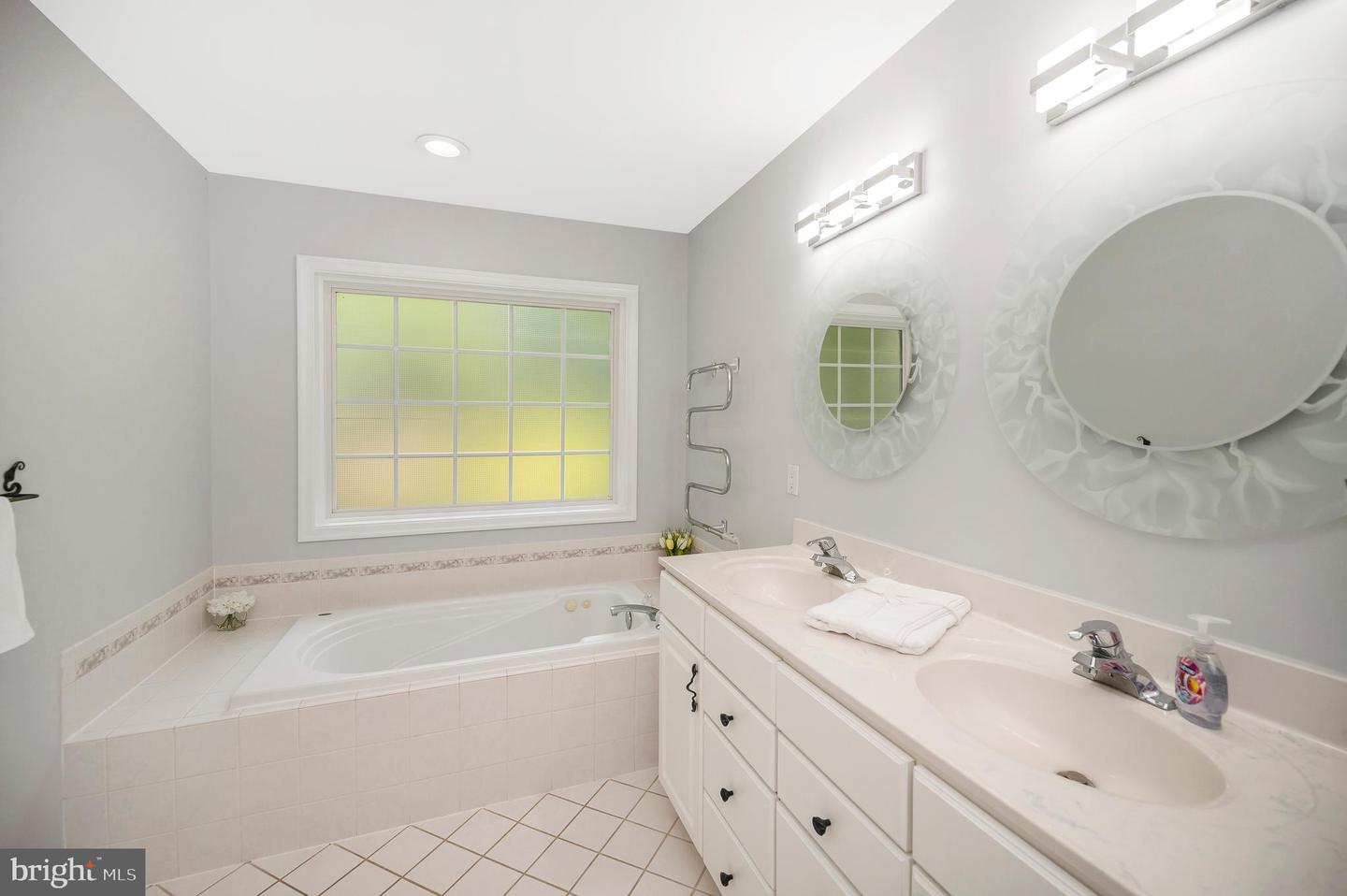 14906 LAUREL POINT LN, SPOTSYLVANIA, Virginia 22551, 4 Bedrooms Bedrooms, ,4 BathroomsBathrooms,Residential,For sale,14906 LAUREL POINT LN,VASP2033940 MLS # VASP2033940