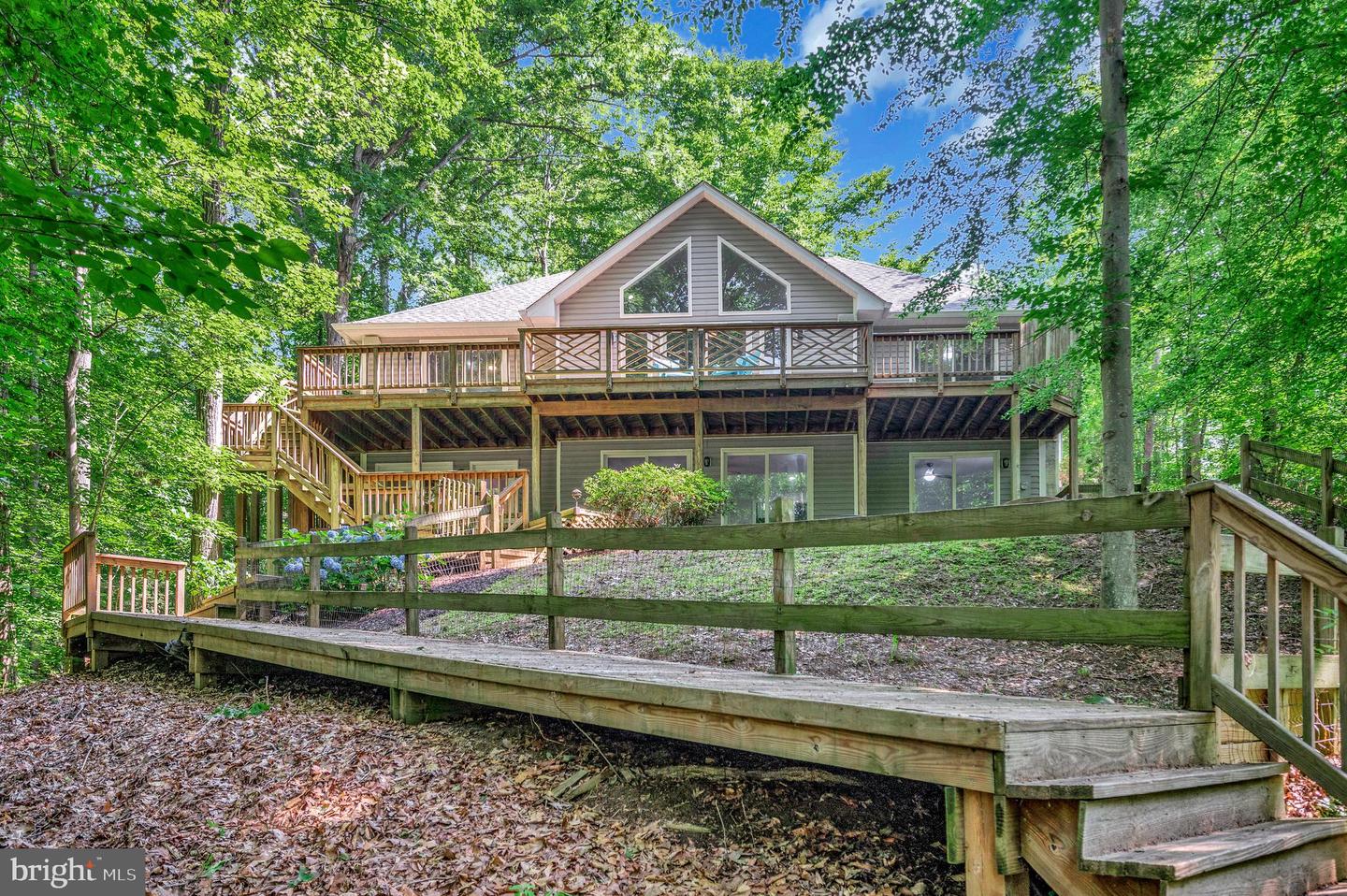 14906 LAUREL POINT LN, SPOTSYLVANIA, Virginia 22551, 4 Bedrooms Bedrooms, ,4 BathroomsBathrooms,Residential,For sale,14906 LAUREL POINT LN,VASP2033940 MLS # VASP2033940