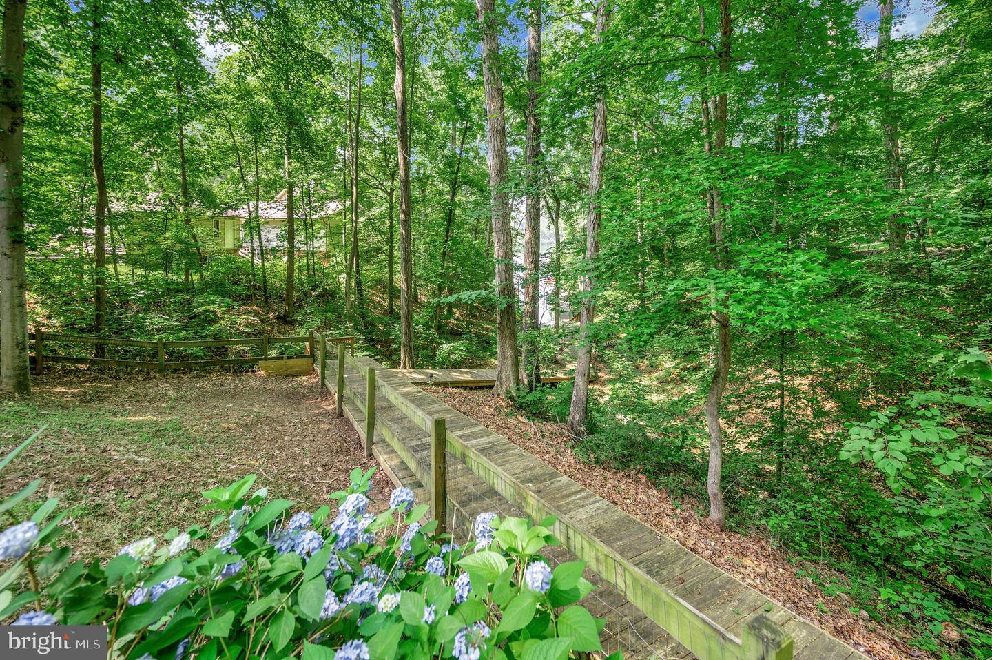 14906 LAUREL POINT LN, SPOTSYLVANIA, Virginia 22551, 4 Bedrooms Bedrooms, ,4 BathroomsBathrooms,Residential,For sale,14906 LAUREL POINT LN,VASP2033940 MLS # VASP2033940