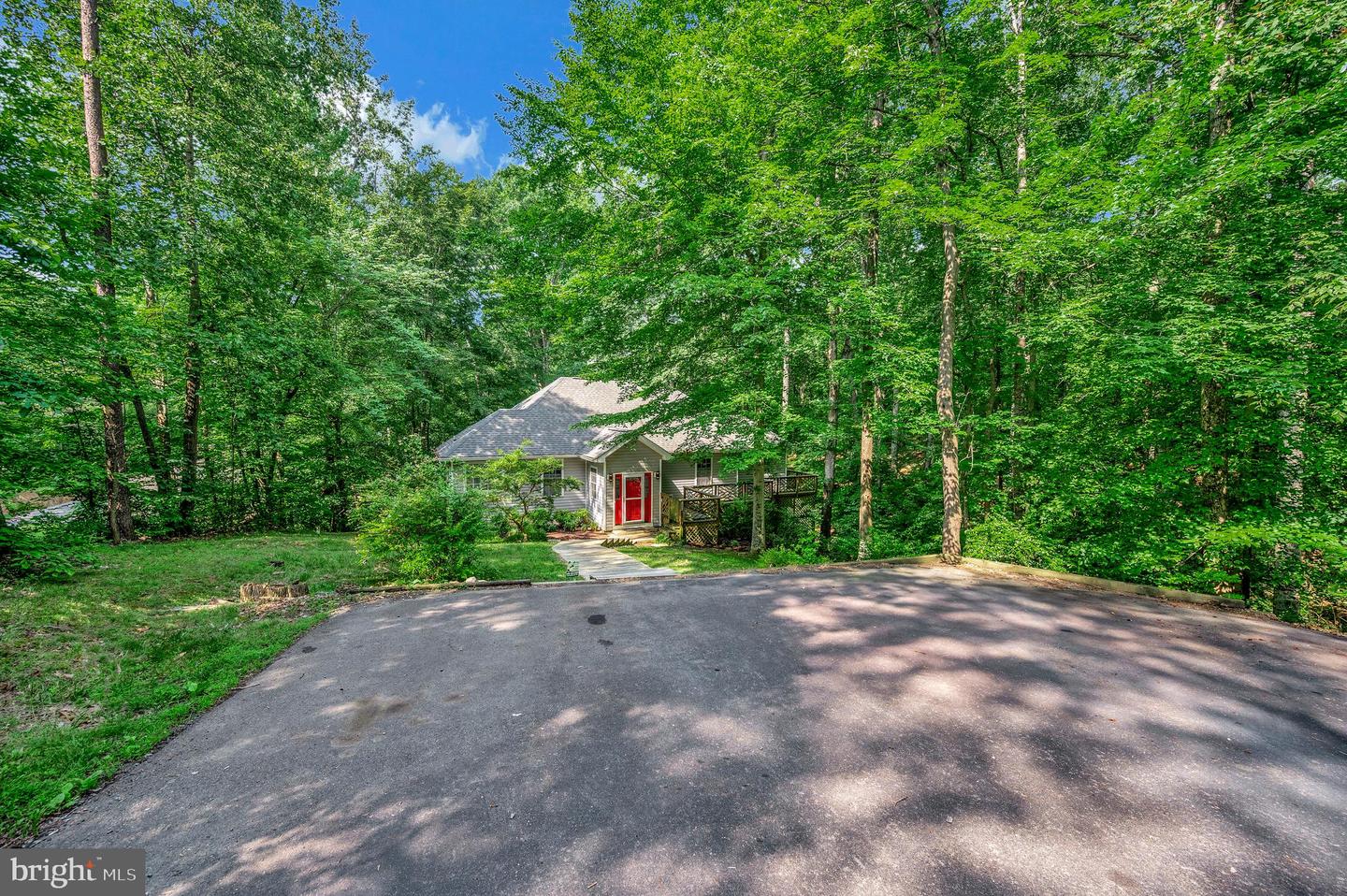 14906 LAUREL POINT LN, SPOTSYLVANIA, Virginia 22551, 4 Bedrooms Bedrooms, ,4 BathroomsBathrooms,Residential,For sale,14906 LAUREL POINT LN,VASP2033940 MLS # VASP2033940