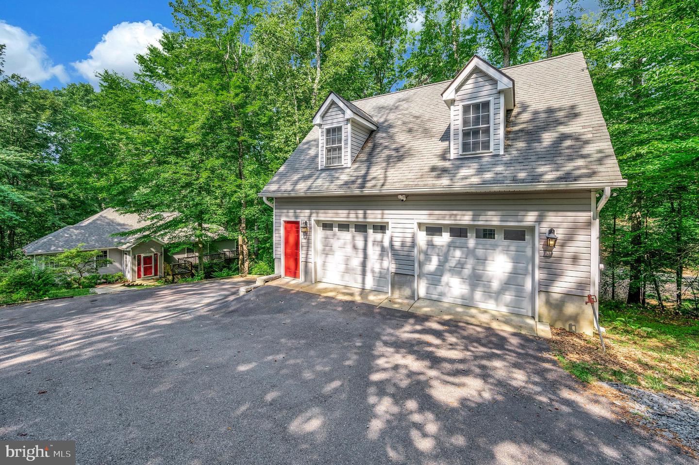 14906 LAUREL POINT LN, SPOTSYLVANIA, Virginia 22551, 4 Bedrooms Bedrooms, ,4 BathroomsBathrooms,Residential,For sale,14906 LAUREL POINT LN,VASP2033940 MLS # VASP2033940