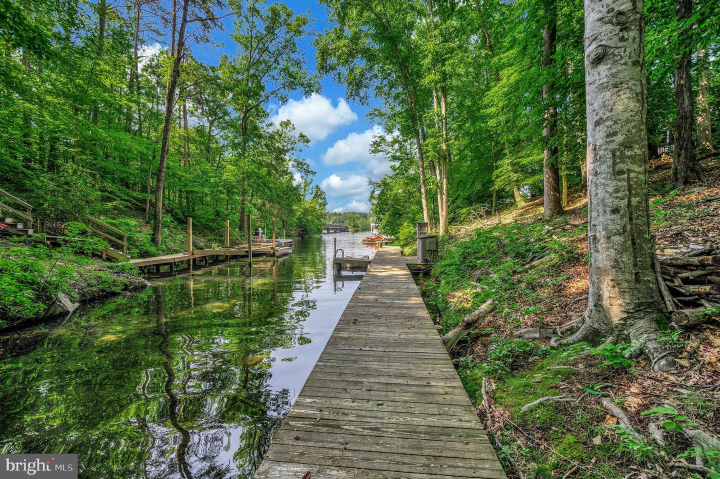 14906 LAUREL POINT LN, SPOTSYLVANIA, Virginia 22551, 4 Bedrooms Bedrooms, ,4 BathroomsBathrooms,Residential,For sale,14906 LAUREL POINT LN,VASP2033940 MLS # VASP2033940