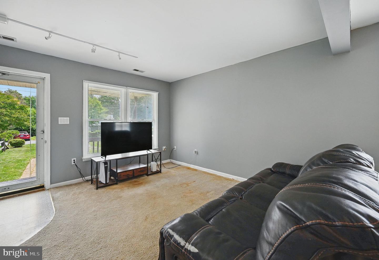 403 S 11TH ST, PURCELLVILLE, Virginia 20132, 3 Bedrooms Bedrooms, ,1 BathroomBathrooms,Residential,For sale,403 S 11TH ST,VALO2099510 MLS # VALO2099510