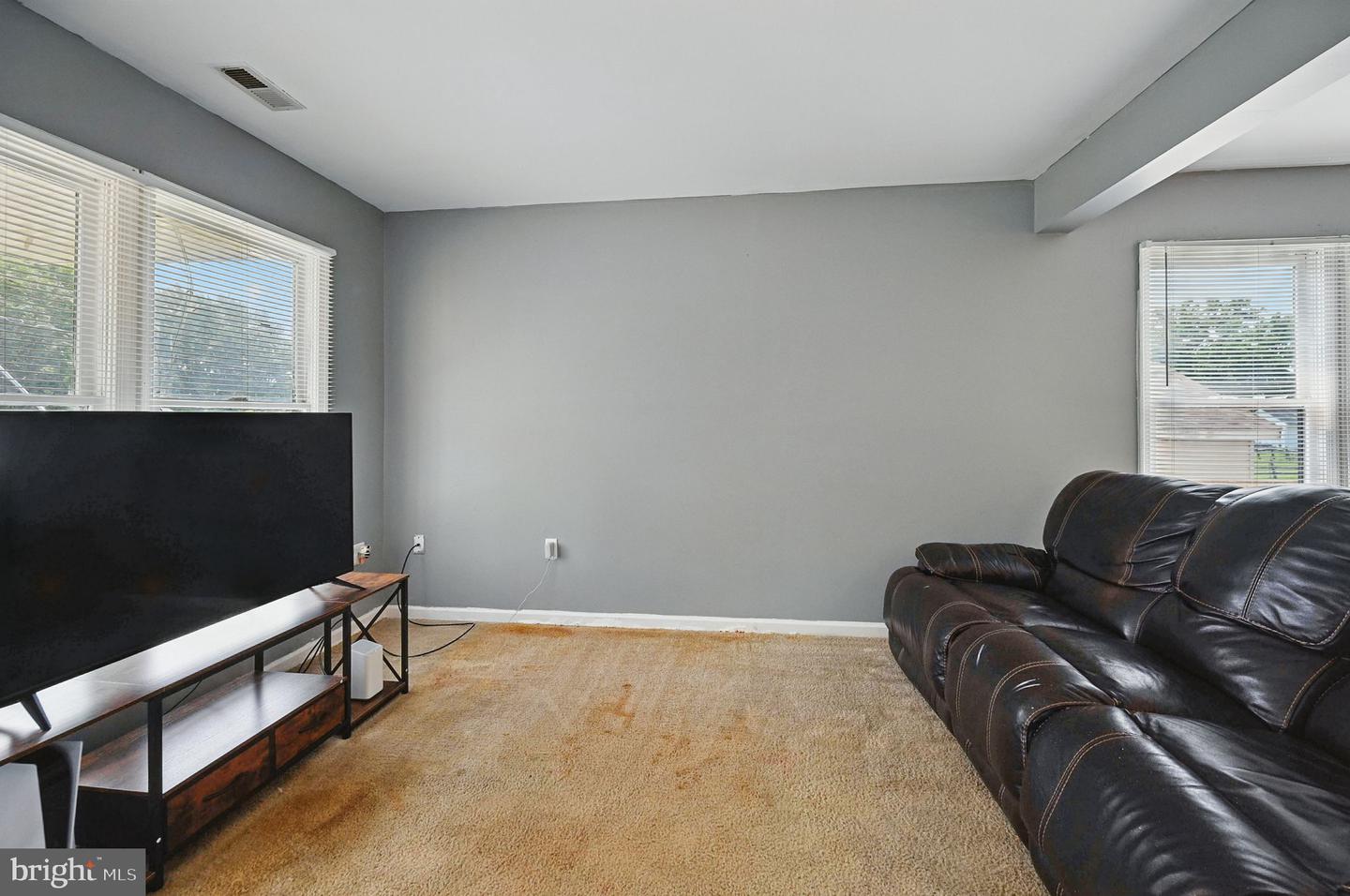 403 S 11TH ST, PURCELLVILLE, Virginia 20132, 3 Bedrooms Bedrooms, ,1 BathroomBathrooms,Residential,For sale,403 S 11TH ST,VALO2099510 MLS # VALO2099510