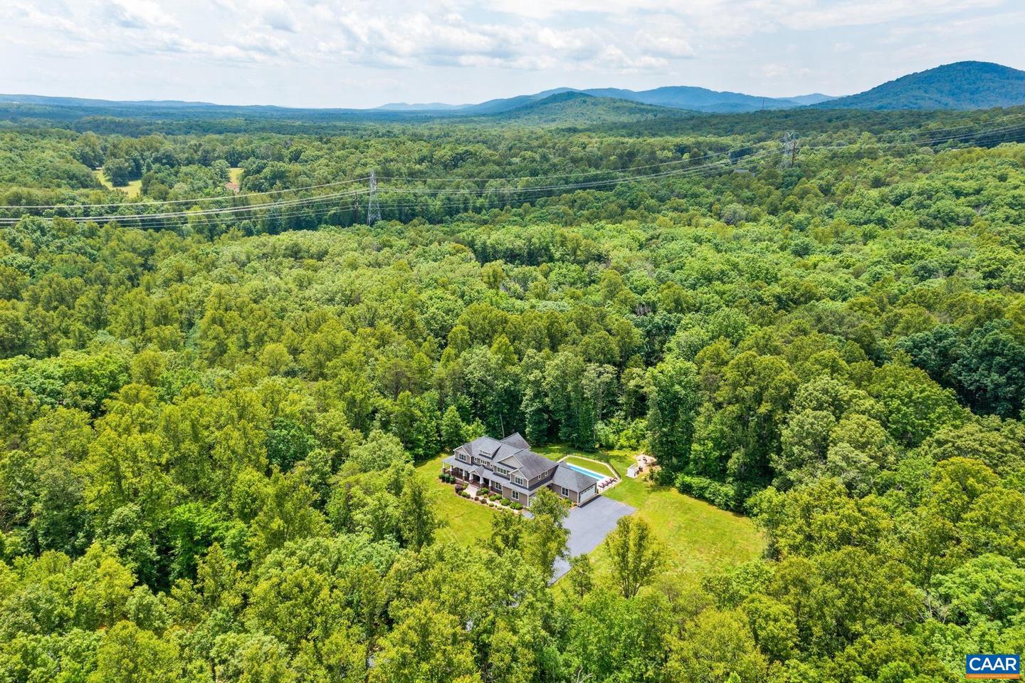 3288 HARDWARE RIVER RD, CHARLOTTESVILLE, Virginia 22903, 6 Bedrooms Bedrooms, ,4 BathroomsBathrooms,Residential,For sale,3288 HARDWARE RIVER RD,665702 MLS # 665702