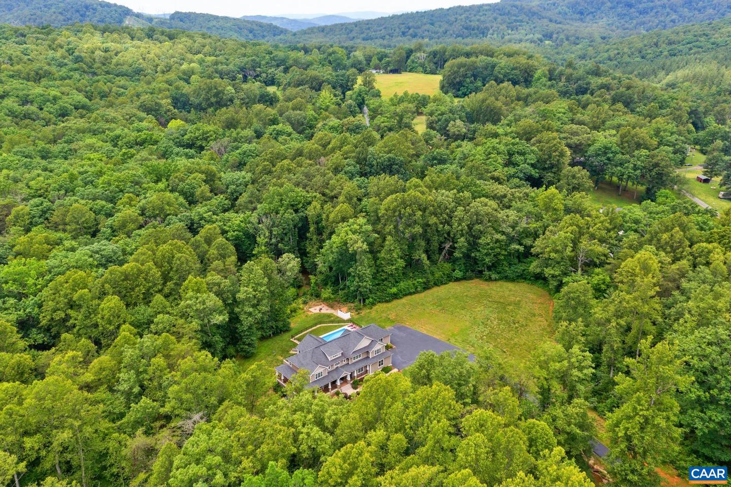 3288 HARDWARE RIVER RD, CHARLOTTESVILLE, Virginia 22903, 6 Bedrooms Bedrooms, ,4 BathroomsBathrooms,Residential,For sale,3288 HARDWARE RIVER RD,665702 MLS # 665702