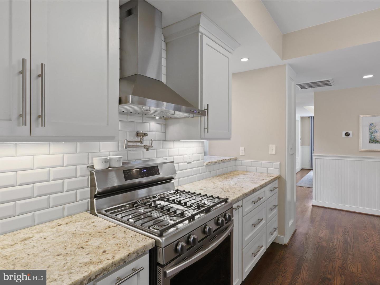 2646 WOODLEY PL, FALLS CHURCH, Virginia 22046, 5 Bedrooms Bedrooms, ,4 BathroomsBathrooms,Residential,For sale,2646 WOODLEY PL,VAFX2247296 MLS # VAFX2247296