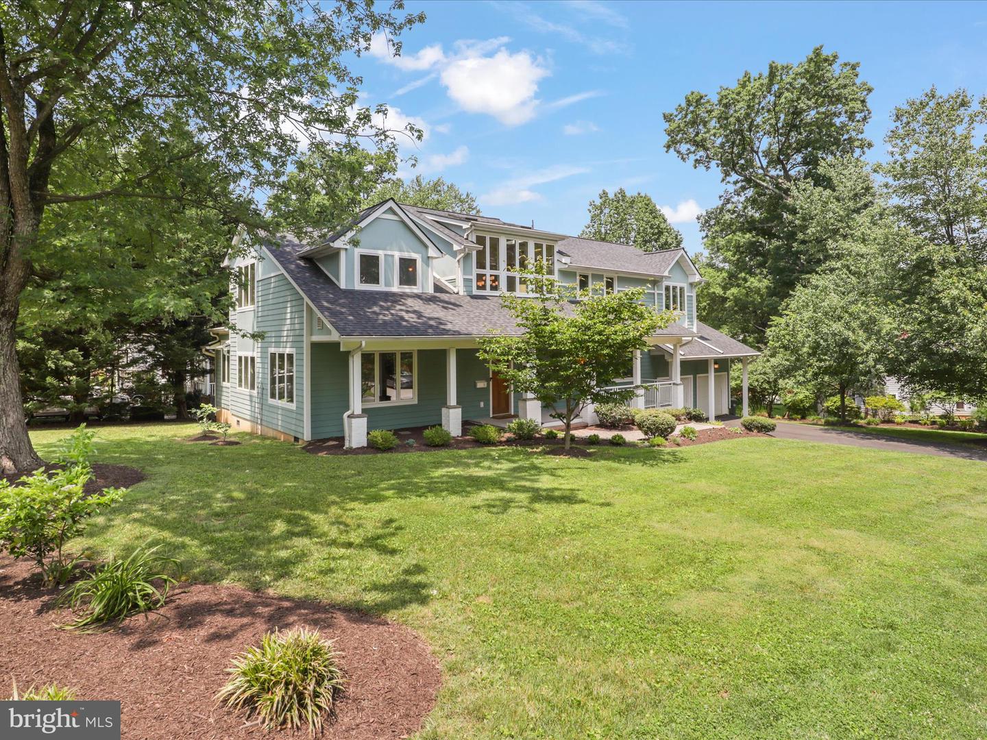 2646 WOODLEY PL, FALLS CHURCH, Virginia 22046, 5 Bedrooms Bedrooms, ,4 BathroomsBathrooms,Residential,For sale,2646 WOODLEY PL,VAFX2247296 MLS # VAFX2247296