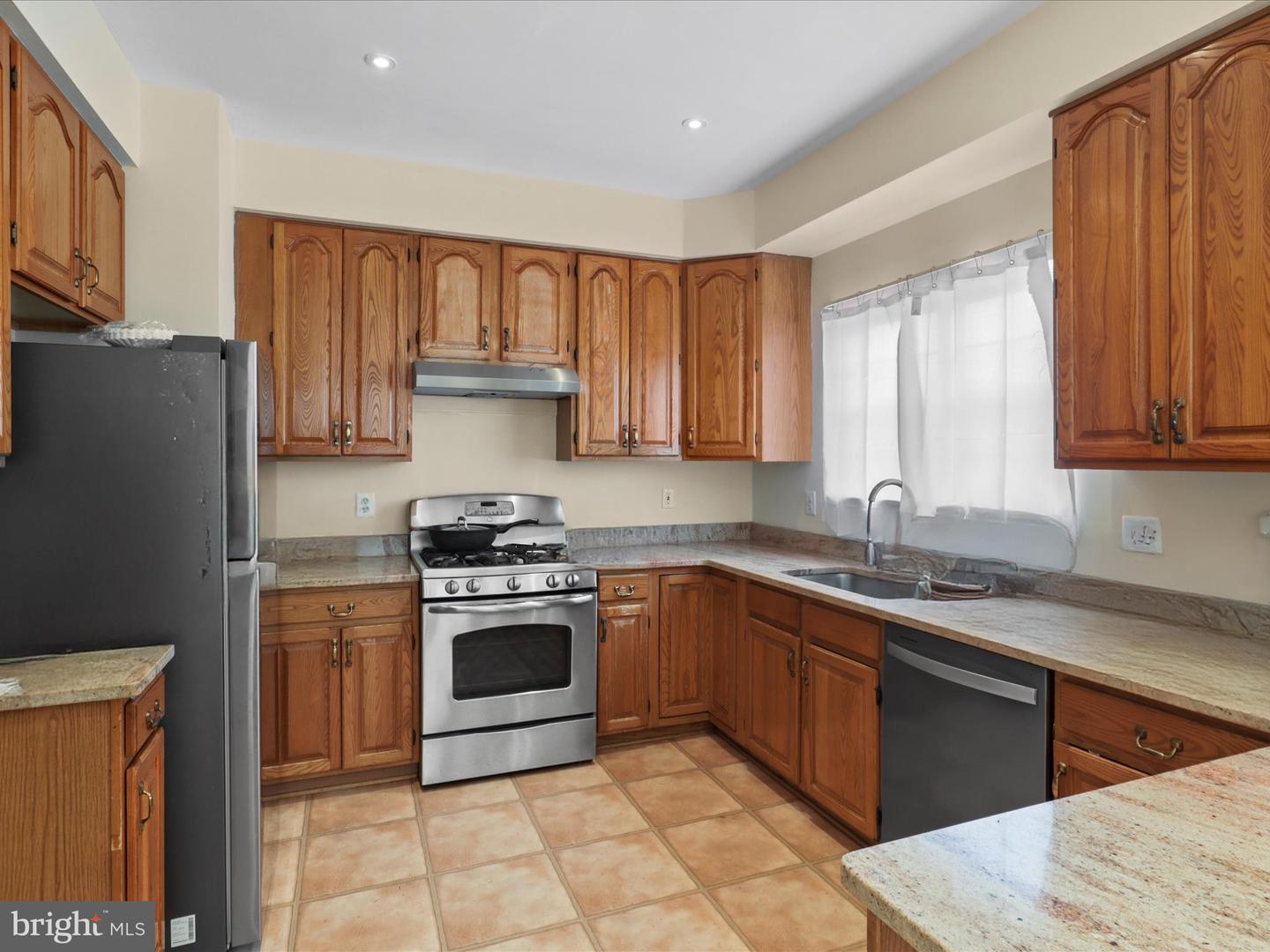 2516 JAMES MAURY DR, HERNDON, Virginia 20171, 3 Bedrooms Bedrooms, 3 Rooms Rooms,4 BathroomsBathrooms,Residential,For sale,2516 JAMES MAURY DR,VAFX2247298 MLS # VAFX2247298