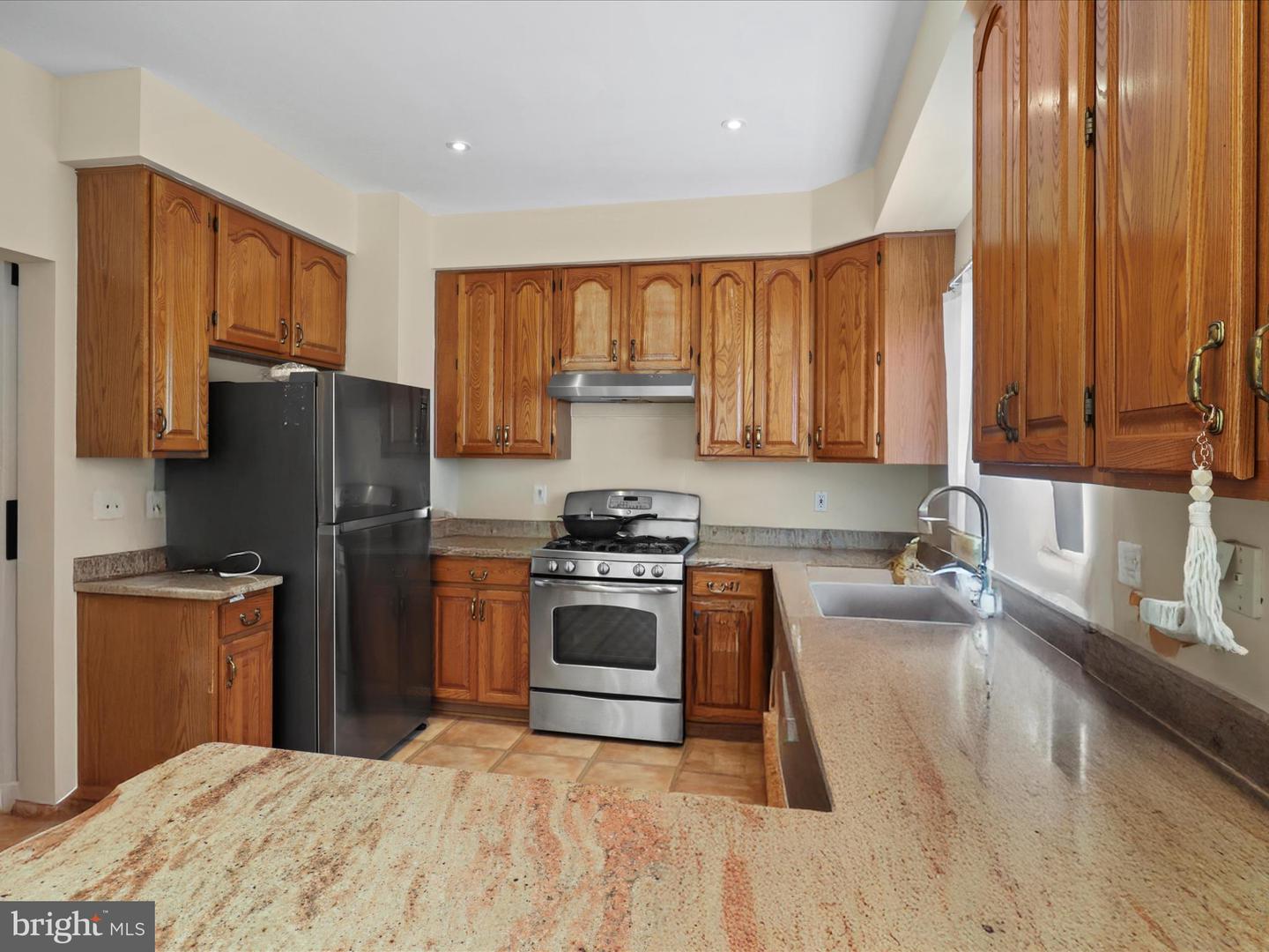 2516 JAMES MAURY DR, HERNDON, Virginia 20171, 3 Bedrooms Bedrooms, 3 Rooms Rooms,4 BathroomsBathrooms,Residential,For sale,2516 JAMES MAURY DR,VAFX2247298 MLS # VAFX2247298