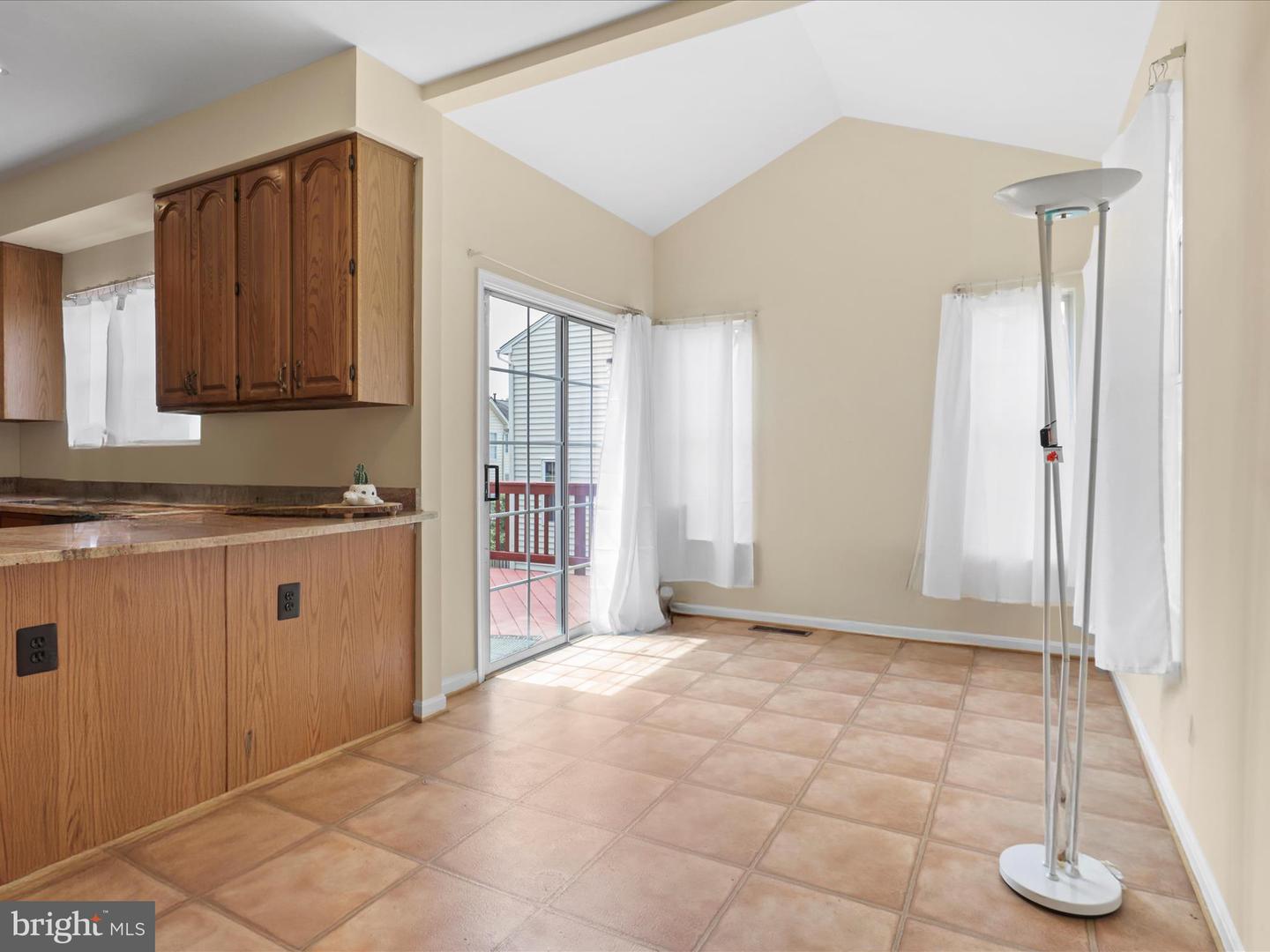 2516 JAMES MAURY DR, HERNDON, Virginia 20171, 3 Bedrooms Bedrooms, 3 Rooms Rooms,4 BathroomsBathrooms,Residential,For sale,2516 JAMES MAURY DR,VAFX2247298 MLS # VAFX2247298