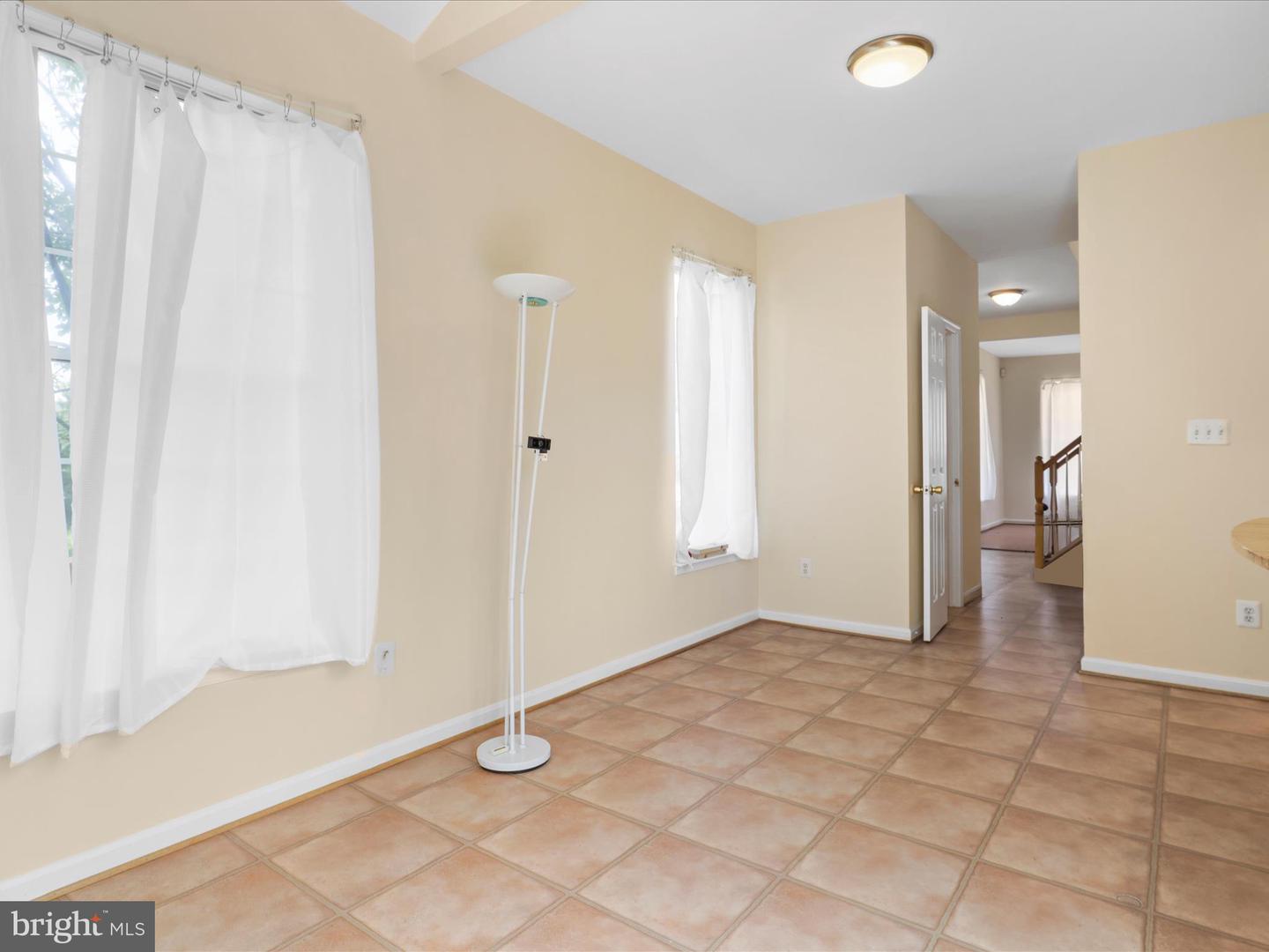 2516 JAMES MAURY DR, HERNDON, Virginia 20171, 3 Bedrooms Bedrooms, 3 Rooms Rooms,4 BathroomsBathrooms,Residential,For sale,2516 JAMES MAURY DR,VAFX2247298 MLS # VAFX2247298