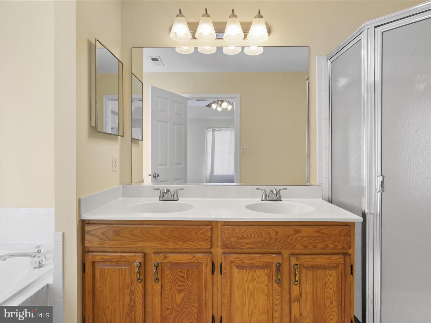 2516 JAMES MAURY DR, HERNDON, Virginia 20171, 3 Bedrooms Bedrooms, 3 Rooms Rooms,4 BathroomsBathrooms,Residential,For sale,2516 JAMES MAURY DR,VAFX2247298 MLS # VAFX2247298
