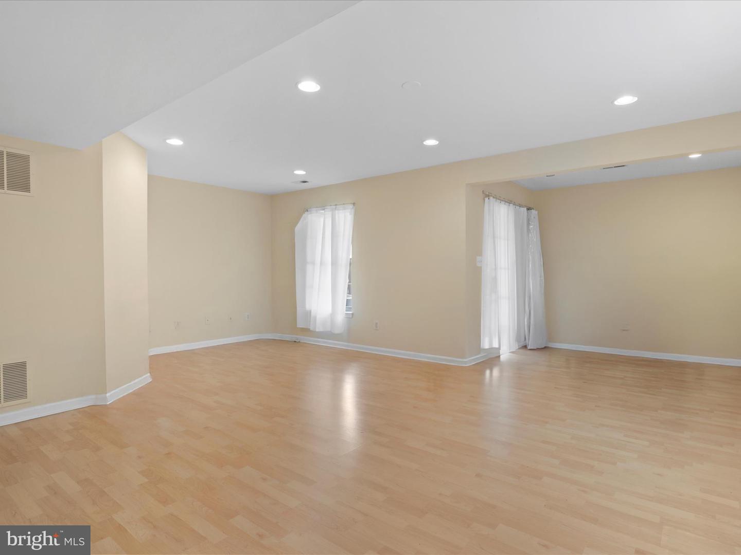2516 JAMES MAURY DR, HERNDON, Virginia 20171, 3 Bedrooms Bedrooms, 3 Rooms Rooms,4 BathroomsBathrooms,Residential,For sale,2516 JAMES MAURY DR,VAFX2247298 MLS # VAFX2247298