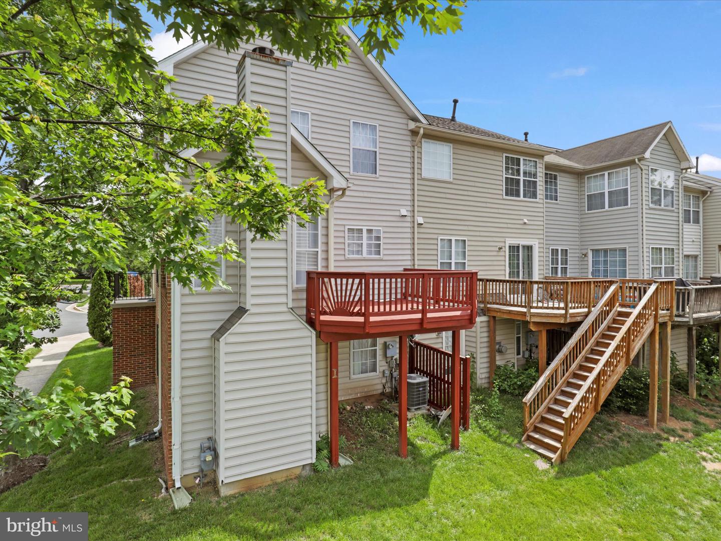 2516 JAMES MAURY DR, HERNDON, Virginia 20171, 3 Bedrooms Bedrooms, 3 Rooms Rooms,4 BathroomsBathrooms,Residential,For sale,2516 JAMES MAURY DR,VAFX2247298 MLS # VAFX2247298