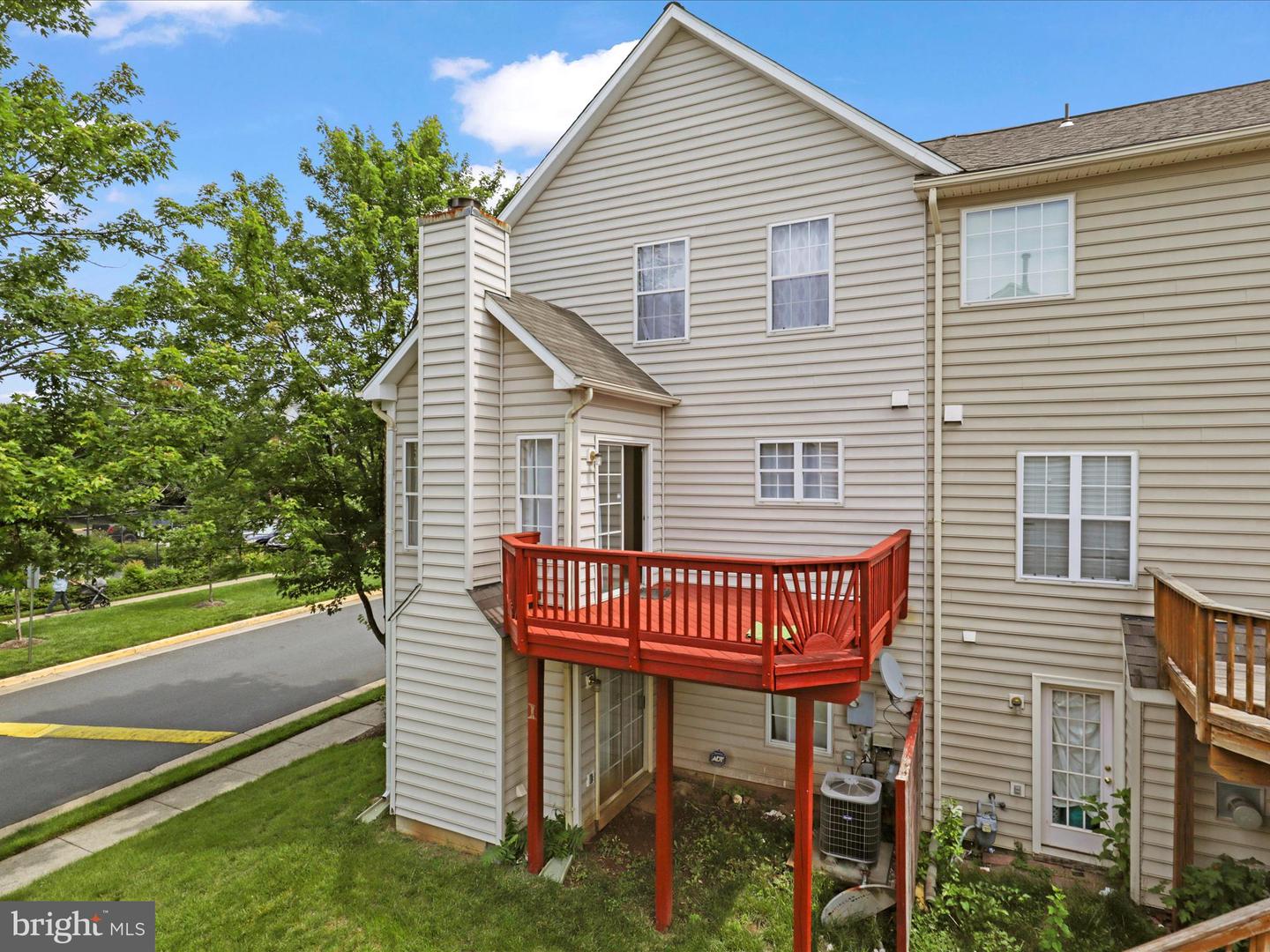 2516 JAMES MAURY DR, HERNDON, Virginia 20171, 3 Bedrooms Bedrooms, 3 Rooms Rooms,4 BathroomsBathrooms,Residential,For sale,2516 JAMES MAURY DR,VAFX2247298 MLS # VAFX2247298