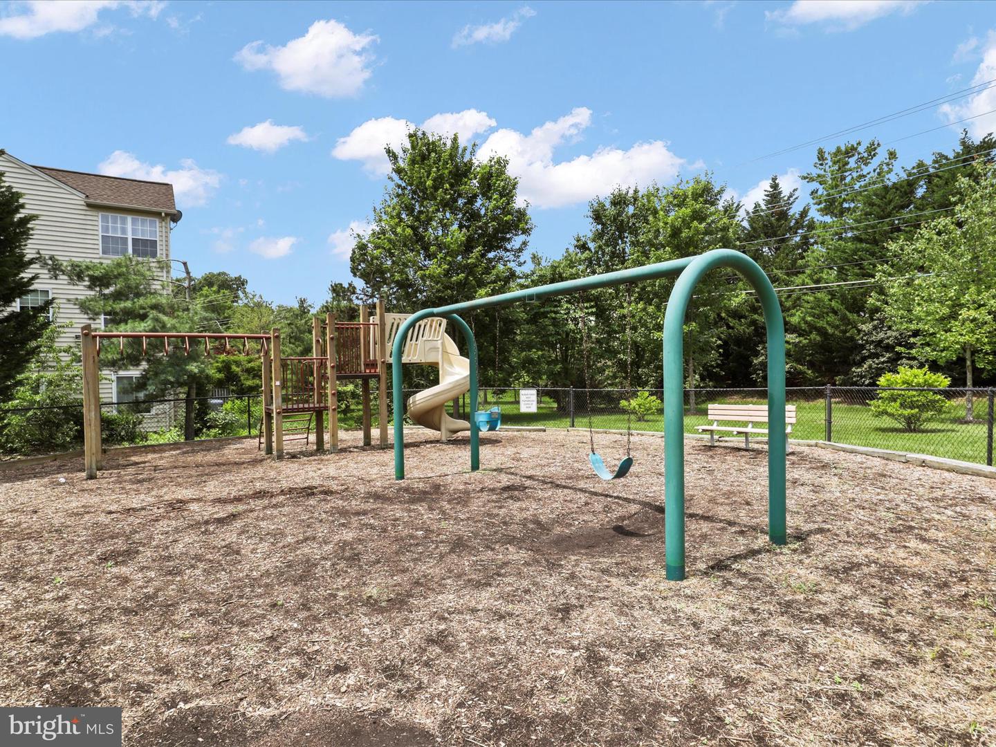 2516 JAMES MAURY DR, HERNDON, Virginia 20171, 3 Bedrooms Bedrooms, 3 Rooms Rooms,4 BathroomsBathrooms,Residential,For sale,2516 JAMES MAURY DR,VAFX2247298 MLS # VAFX2247298
