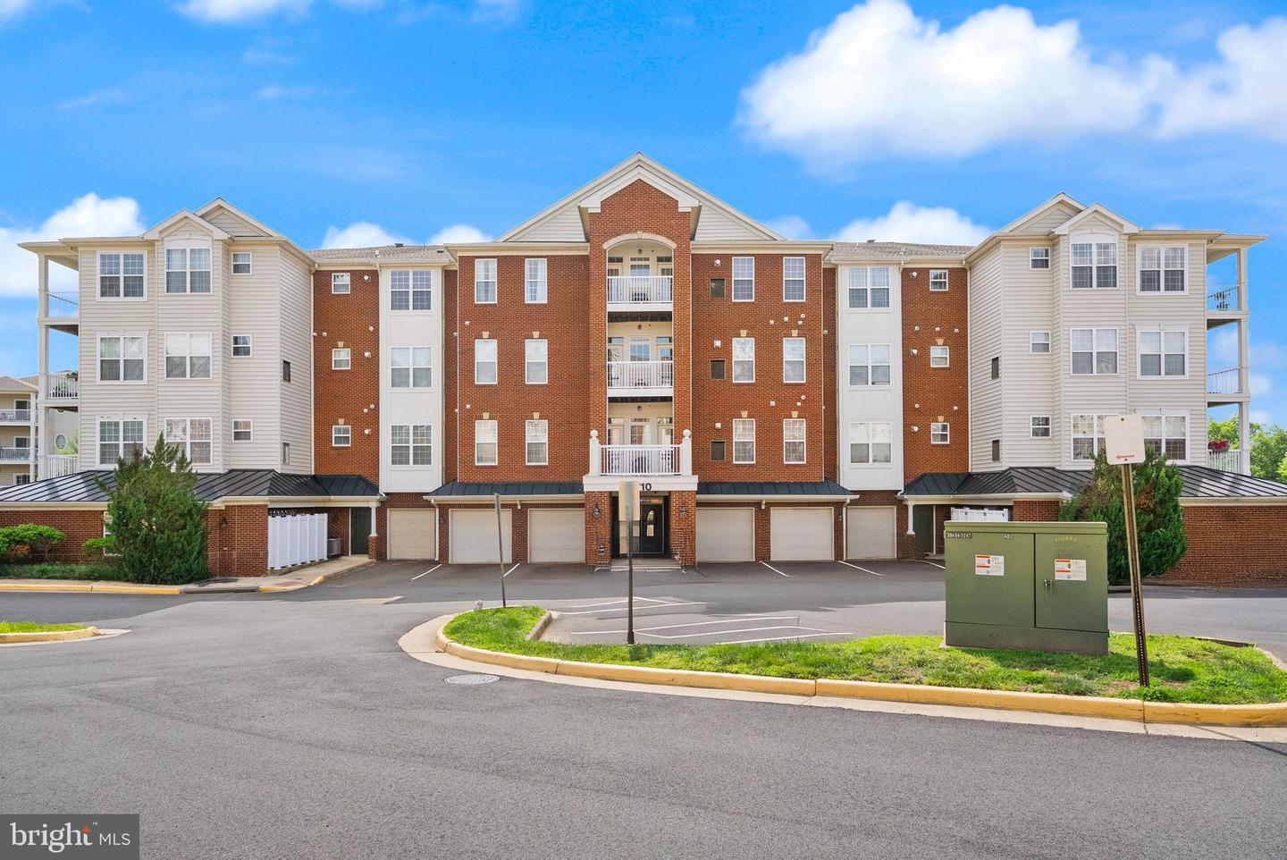 9710 HANDERSON PL #UNIT 1, MANASSAS PARK, Virginia 20111, 2 Bedrooms Bedrooms, 7 Rooms Rooms,2 BathroomsBathrooms,Residential,For sale,9710 HANDERSON PL #UNIT 1,VAMP2003114 MLS # VAMP2003114