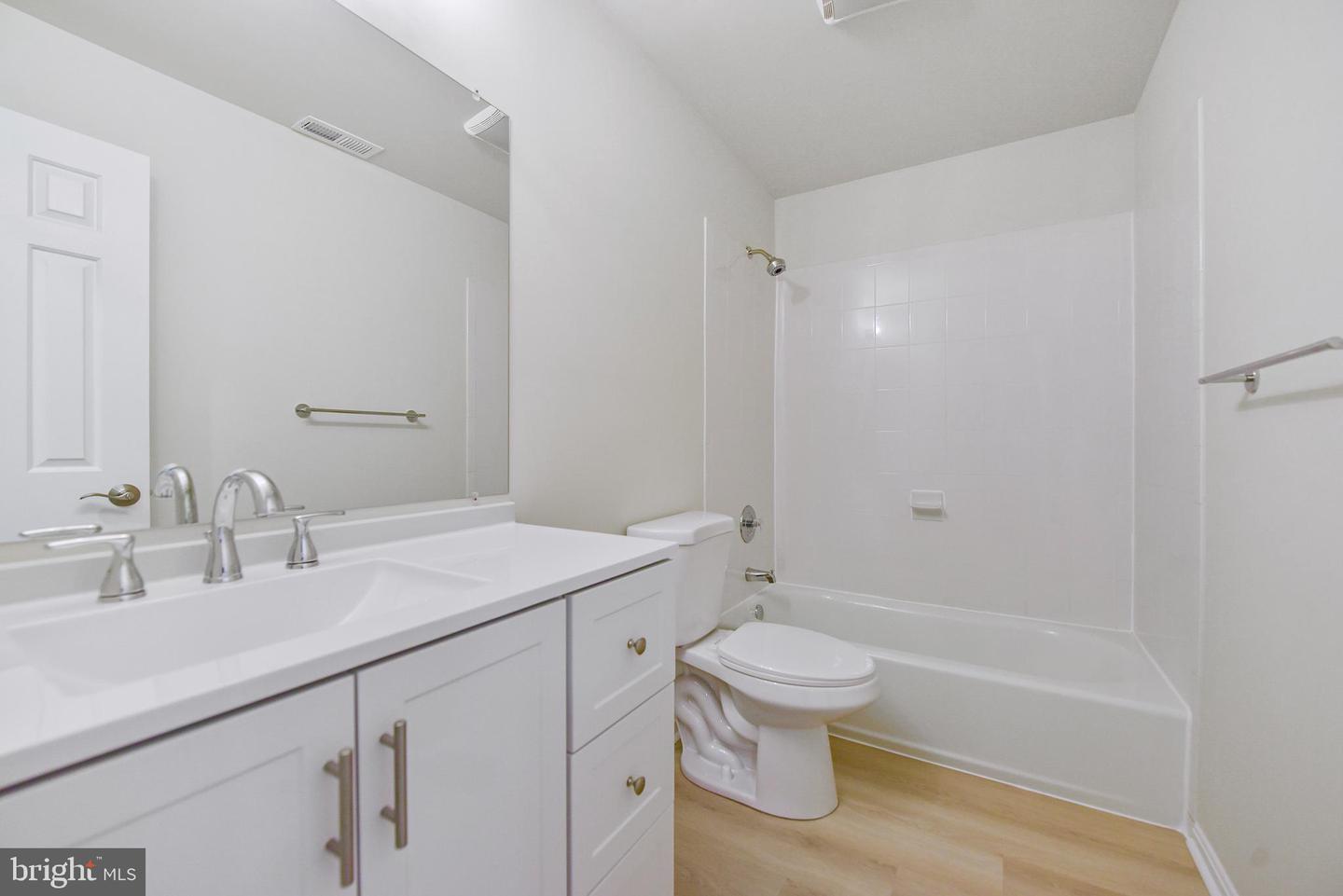 982 BRANCH DR, HERNDON, Virginia 20170, 4 Bedrooms Bedrooms, ,3 BathroomsBathrooms,Residential,For sale,982 BRANCH DR,VAFX2247308 MLS # VAFX2247308