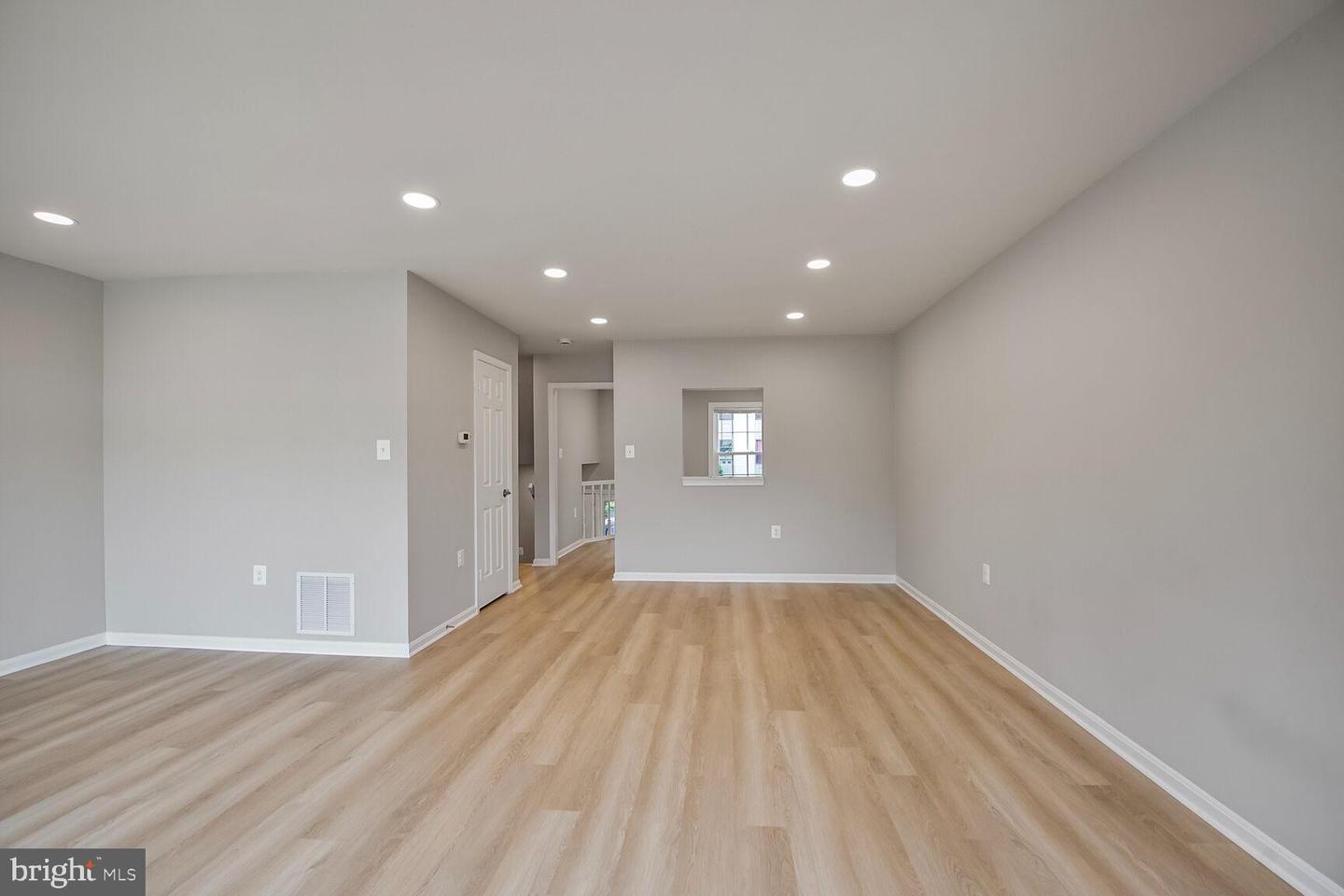 982 BRANCH DR, HERNDON, Virginia 20170, 4 Bedrooms Bedrooms, ,3 BathroomsBathrooms,Residential,For sale,982 BRANCH DR,VAFX2247308 MLS # VAFX2247308