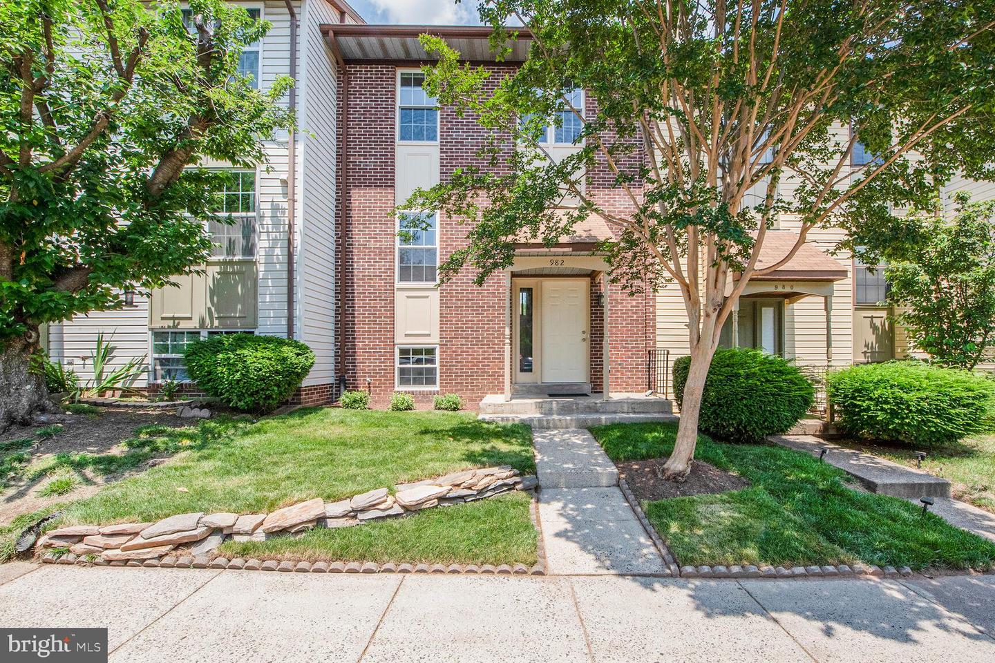 982 BRANCH DR, HERNDON, Virginia 20170, 4 Bedrooms Bedrooms, ,3 BathroomsBathrooms,Residential,For sale,982 BRANCH DR,VAFX2247308 MLS # VAFX2247308