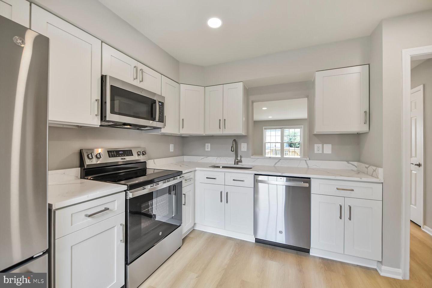 982 BRANCH DR, HERNDON, Virginia 20170, 4 Bedrooms Bedrooms, ,3 BathroomsBathrooms,Residential,For sale,982 BRANCH DR,VAFX2247308 MLS # VAFX2247308