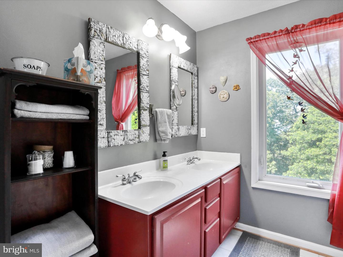 1390 APPLEWOOD DR, FRONT ROYAL, Virginia 22630, 4 Bedrooms Bedrooms, ,3 BathroomsBathrooms,Residential,For sale,1390 APPLEWOOD DR,VAWR2011444 MLS # VAWR2011444
