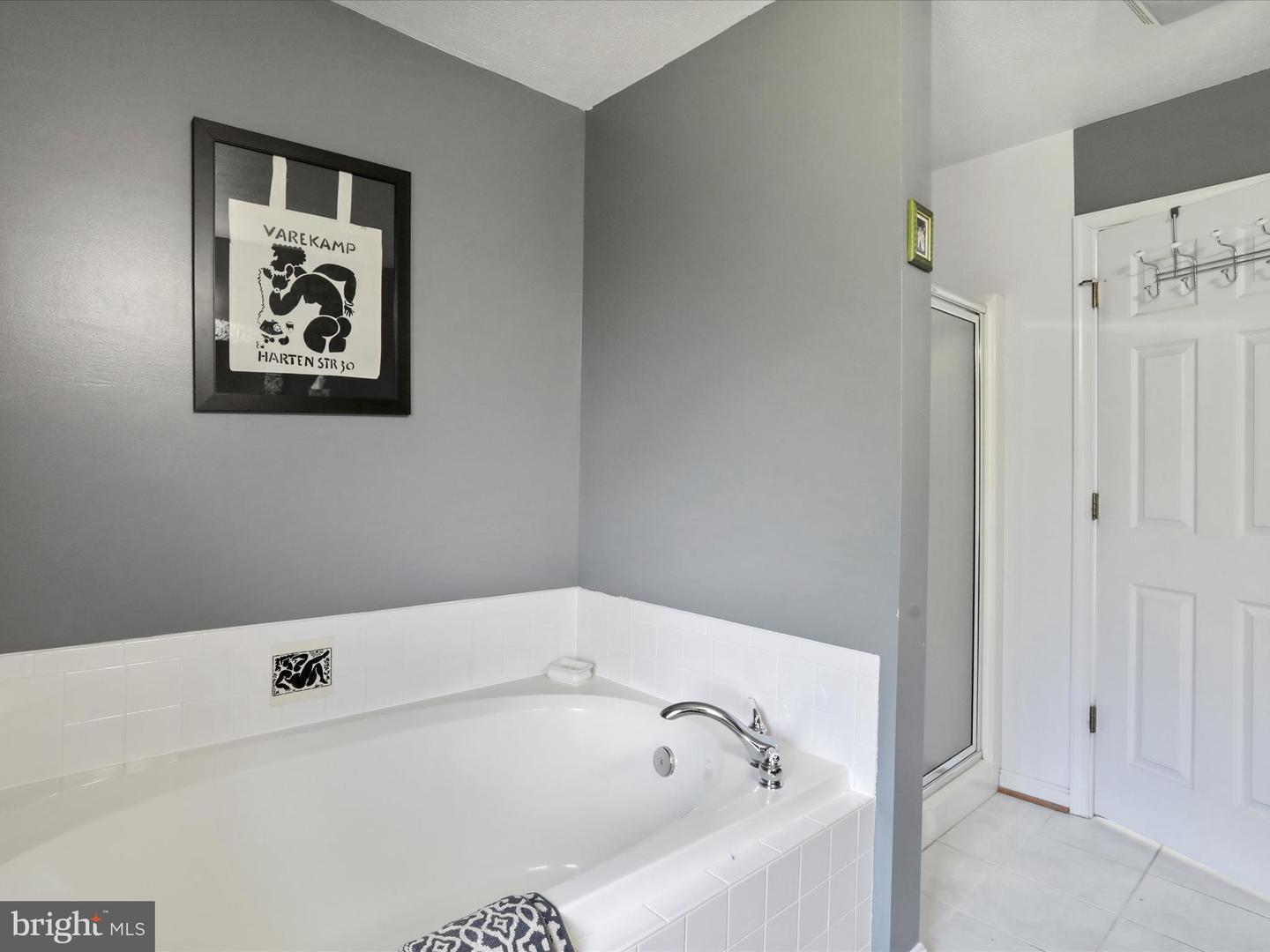 1390 APPLEWOOD DR, FRONT ROYAL, Virginia 22630, 4 Bedrooms Bedrooms, ,3 BathroomsBathrooms,Residential,For sale,1390 APPLEWOOD DR,VAWR2011444 MLS # VAWR2011444