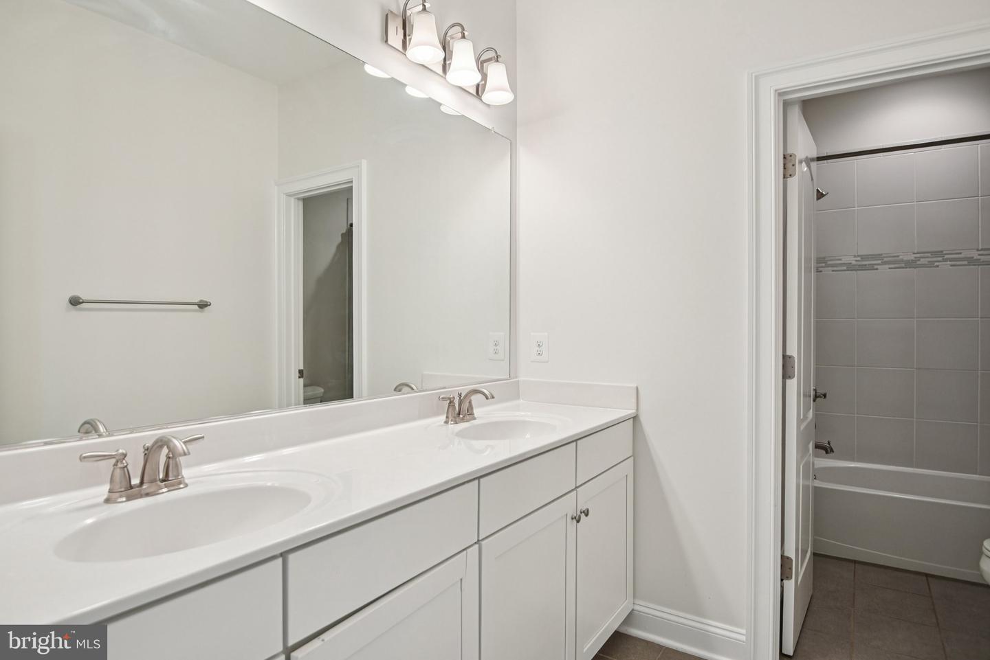 41550 HEPATICA CT, ASHBURN, Virginia 20148, 5 Bedrooms Bedrooms, ,5 BathroomsBathrooms,Residential,For sale,41550 HEPATICA CT,VALO2099522 MLS # VALO2099522