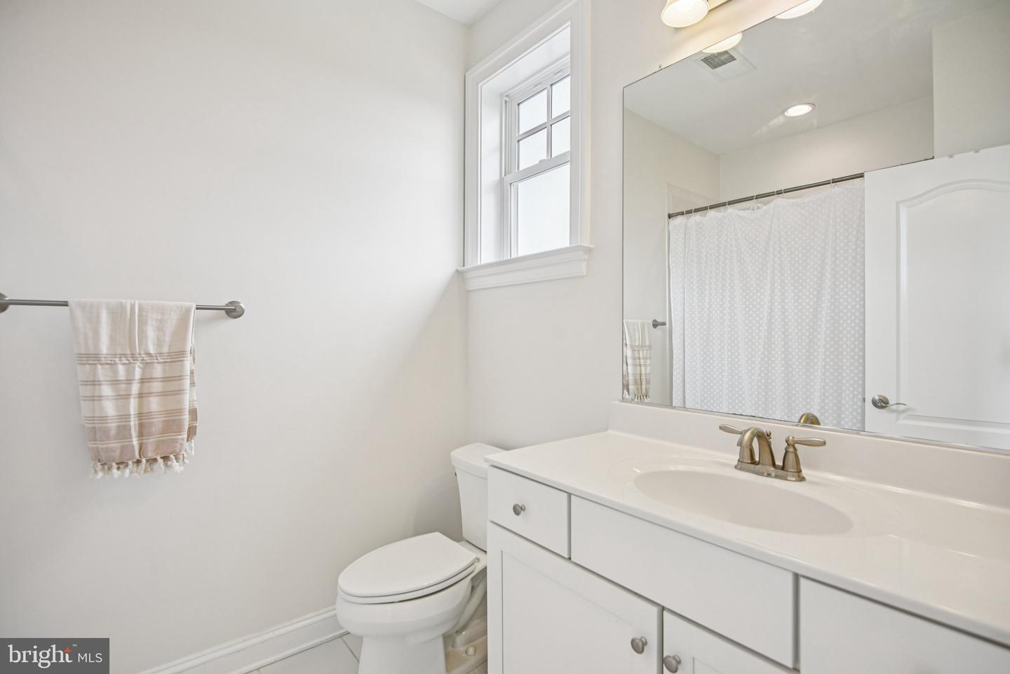 41550 HEPATICA CT, ASHBURN, Virginia 20148, 5 Bedrooms Bedrooms, ,5 BathroomsBathrooms,Residential,For sale,41550 HEPATICA CT,VALO2099522 MLS # VALO2099522