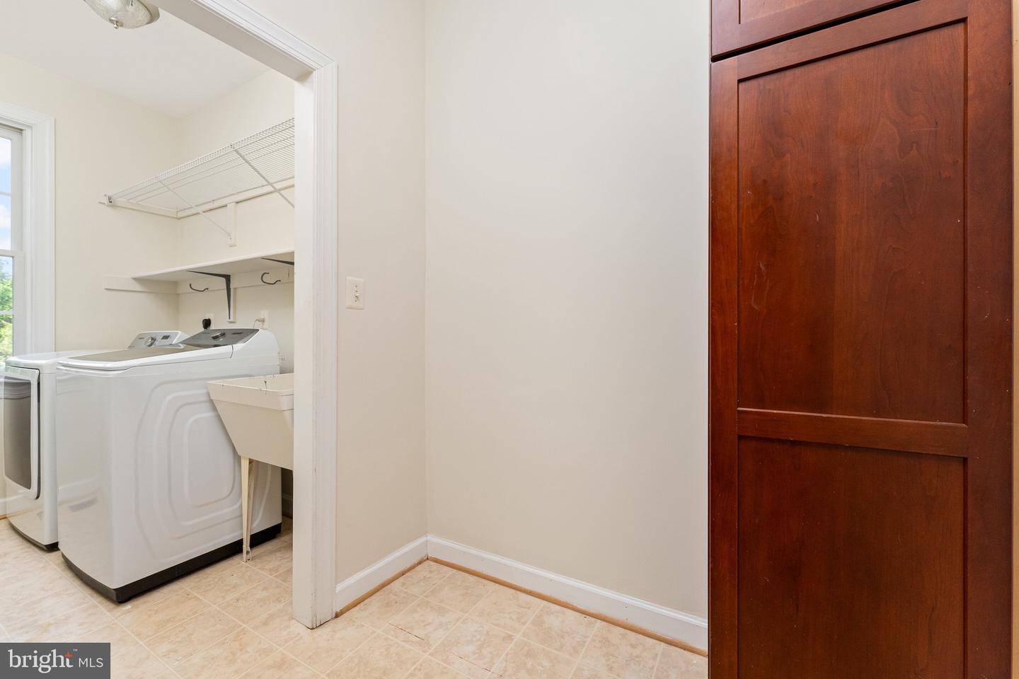 7412 KALLENBURG CT, MANASSAS, Virginia 20111, 6 Bedrooms Bedrooms, ,5 BathroomsBathrooms,Residential,For sale,7412 KALLENBURG CT,VAPW2097038 MLS # VAPW2097038
