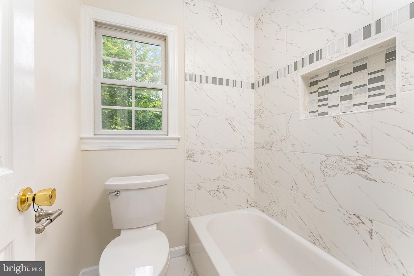 7412 KALLENBURG CT, MANASSAS, Virginia 20111, 6 Bedrooms Bedrooms, ,5 BathroomsBathrooms,Residential,For sale,7412 KALLENBURG CT,VAPW2097038 MLS # VAPW2097038