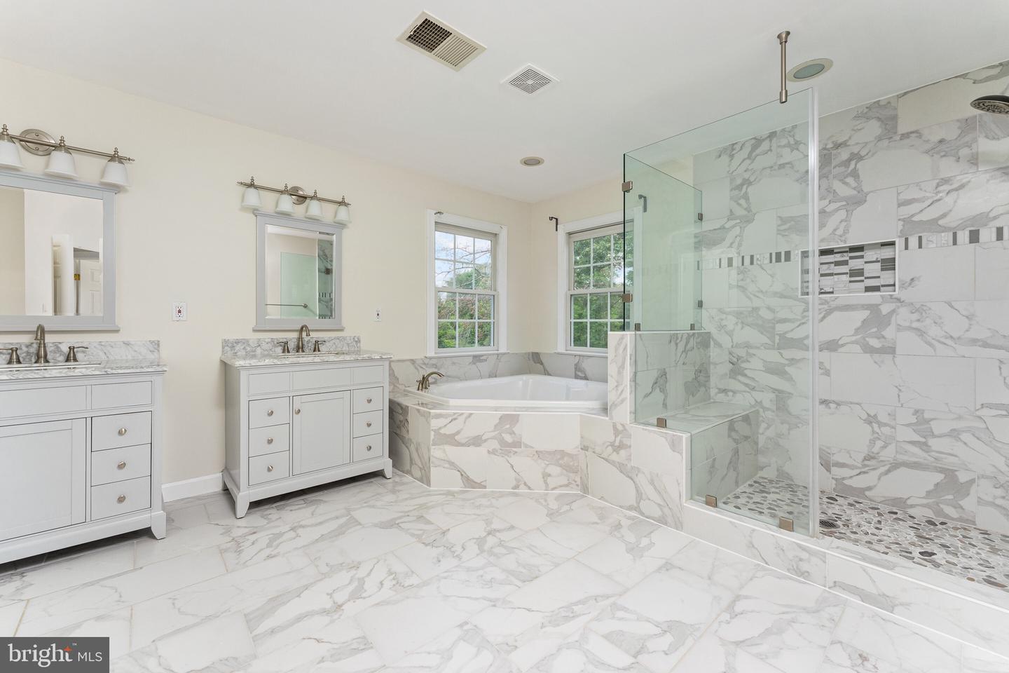 7412 KALLENBURG CT, MANASSAS, Virginia 20111, 6 Bedrooms Bedrooms, ,5 BathroomsBathrooms,Residential,For sale,7412 KALLENBURG CT,VAPW2097038 MLS # VAPW2097038
