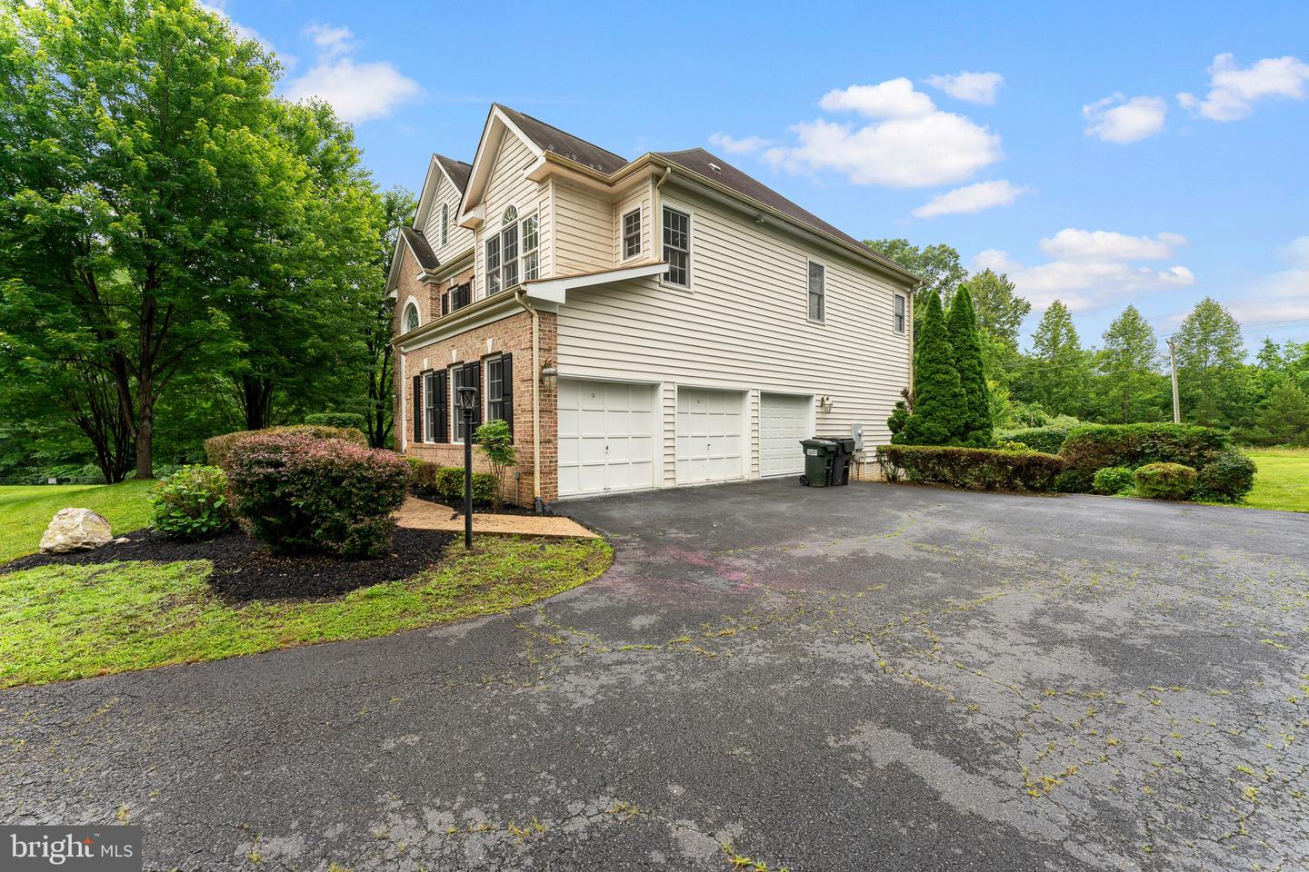 7412 KALLENBURG CT, MANASSAS, Virginia 20111, 6 Bedrooms Bedrooms, ,5 BathroomsBathrooms,Residential,For sale,7412 KALLENBURG CT,VAPW2097038 MLS # VAPW2097038