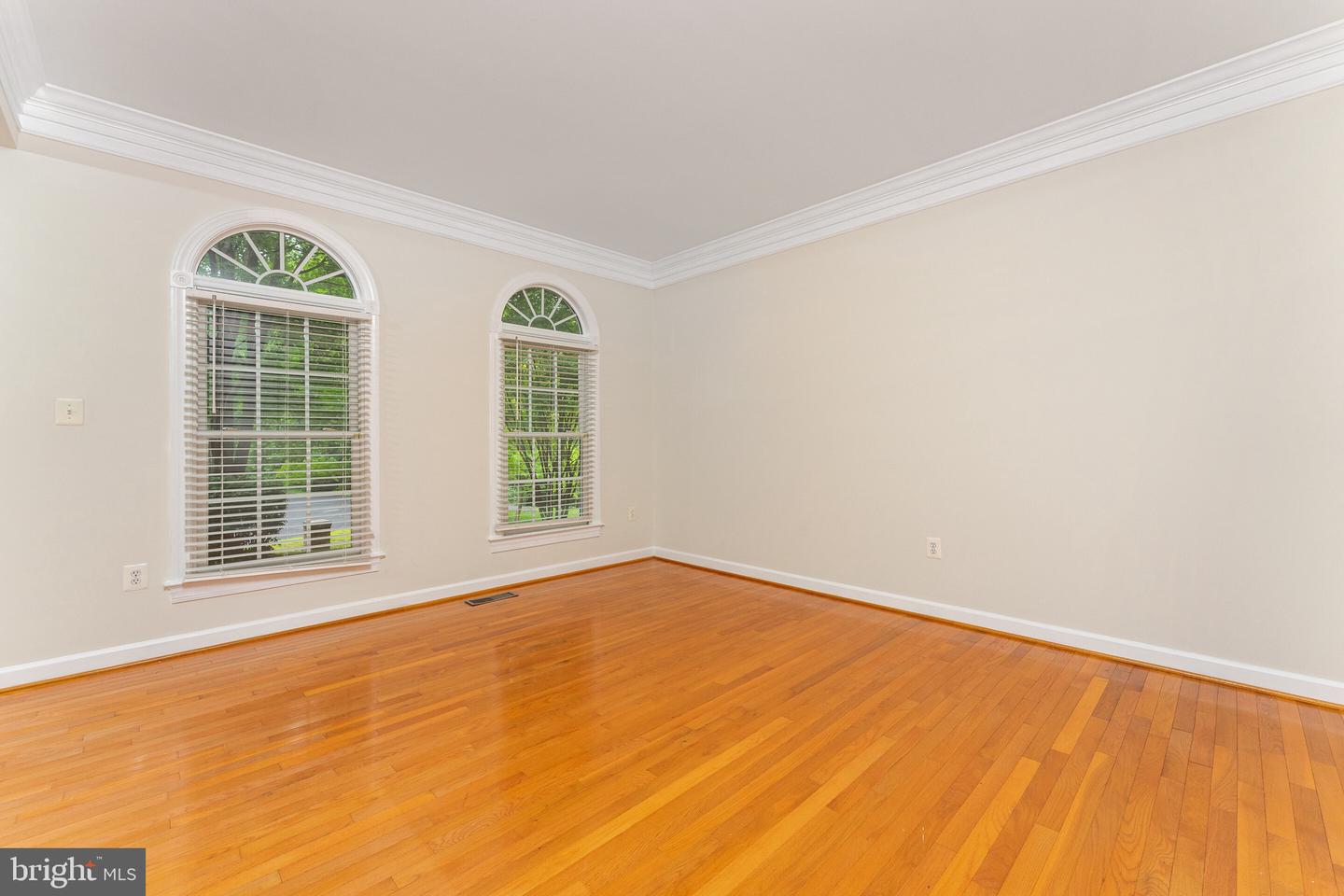 7412 KALLENBURG CT, MANASSAS, Virginia 20111, 6 Bedrooms Bedrooms, ,5 BathroomsBathrooms,Residential,For sale,7412 KALLENBURG CT,VAPW2097038 MLS # VAPW2097038