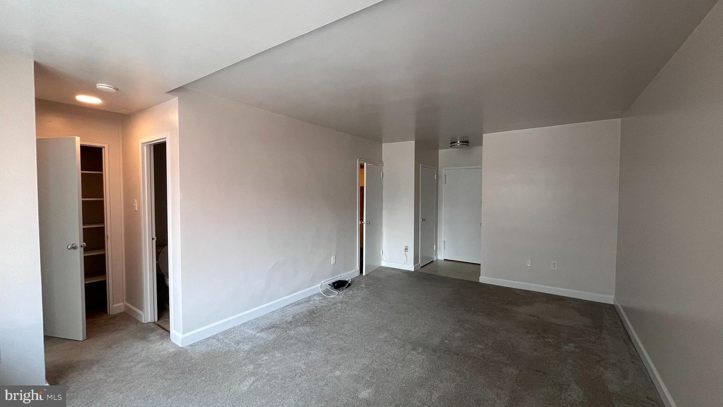 1121 ARLINGTON BLVD #708, ARLINGTON, Virginia 22209, 1 Bedroom Bedrooms, ,1 BathroomBathrooms,Residential,For sale,1121 ARLINGTON BLVD #708,VAAR2059210 MLS # VAAR2059210