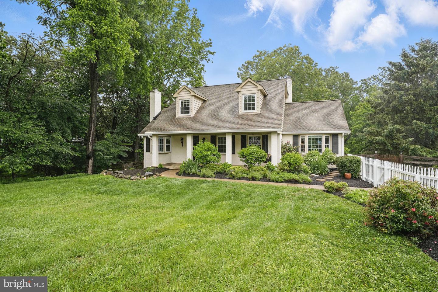 11340 WAPLES MILL RD, OAKTON, Virginia 22124, 5 Bedrooms Bedrooms, ,3 BathroomsBathrooms,Residential,For sale,11340 WAPLES MILL RD,VAFX2247528 MLS # VAFX2247528