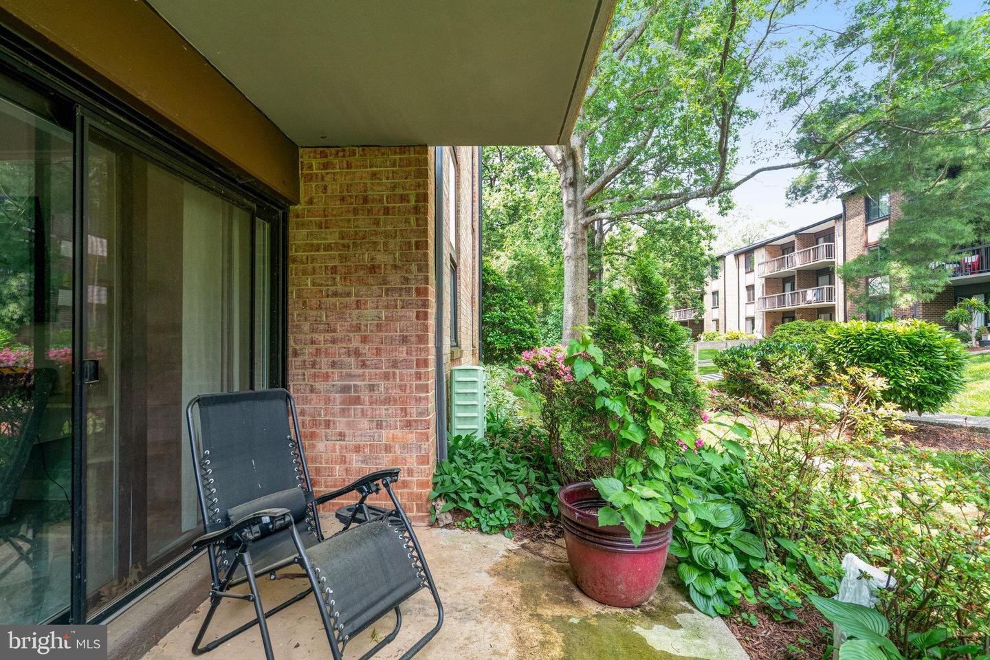 9730 KINGSBRIDGE DR #002, FAIRFAX, Virginia 22031, 2 Bedrooms Bedrooms, ,1 BathroomBathrooms,Residential,For sale,9730 KINGSBRIDGE DR #002,VAFX2247538 MLS # VAFX2247538