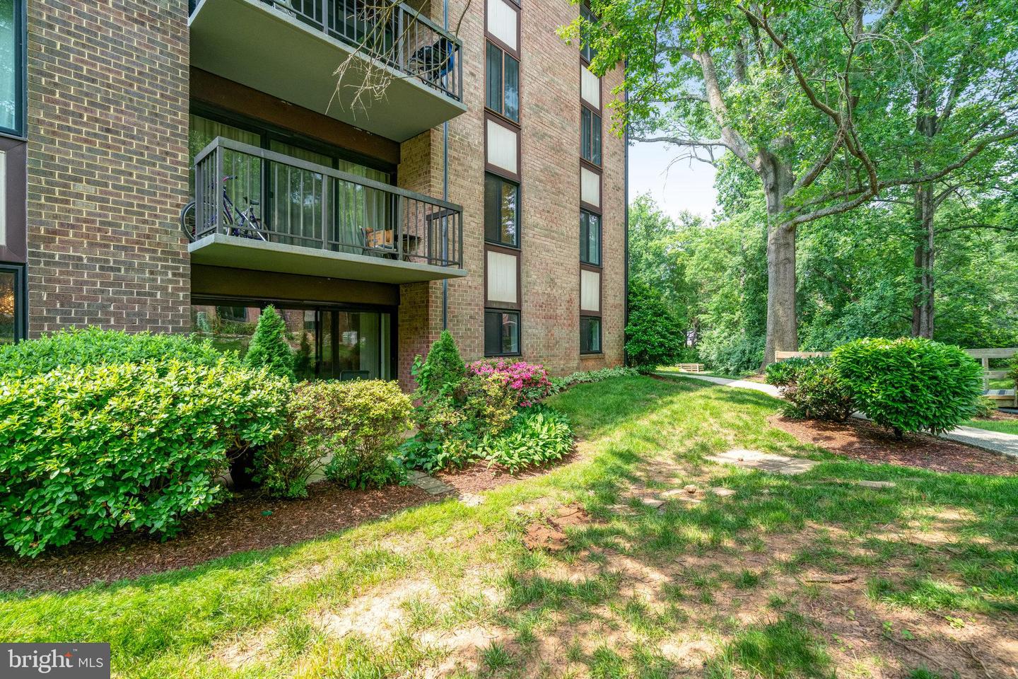 9730 KINGSBRIDGE DR #002, FAIRFAX, Virginia 22031, 2 Bedrooms Bedrooms, ,1 BathroomBathrooms,Residential,For sale,9730 KINGSBRIDGE DR #002,VAFX2247538 MLS # VAFX2247538